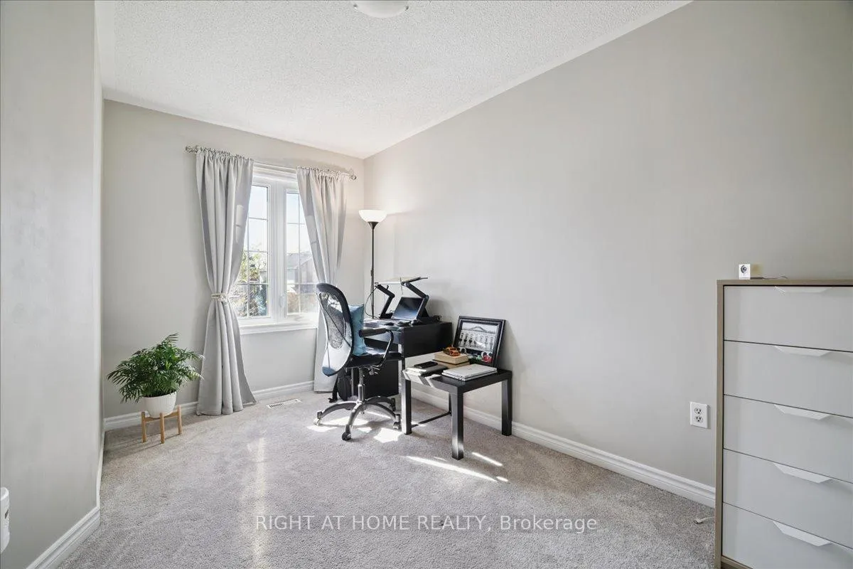 Photo 25 of 555 Taylor Crescent, Burlington, Shoreacres — HOMEH