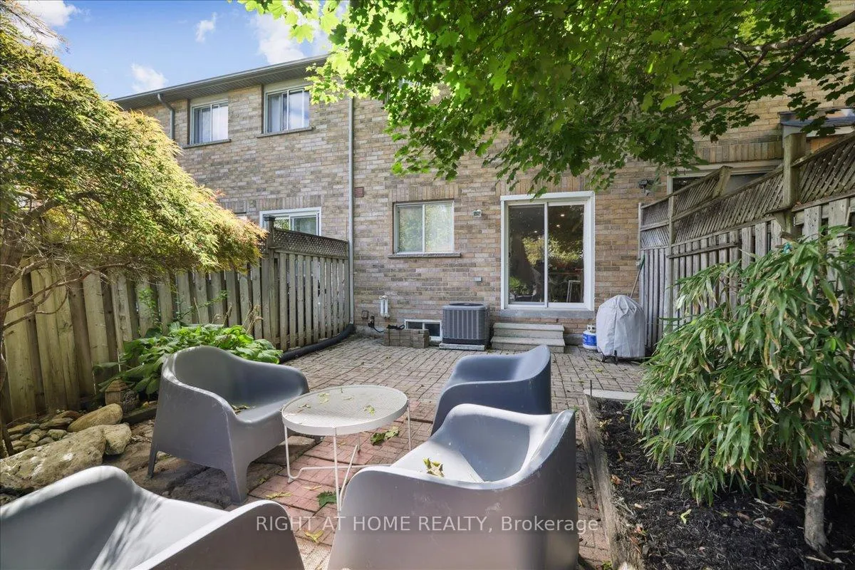 Photo 32 of 555 Taylor Crescent, Burlington, Shoreacres — HOMEH