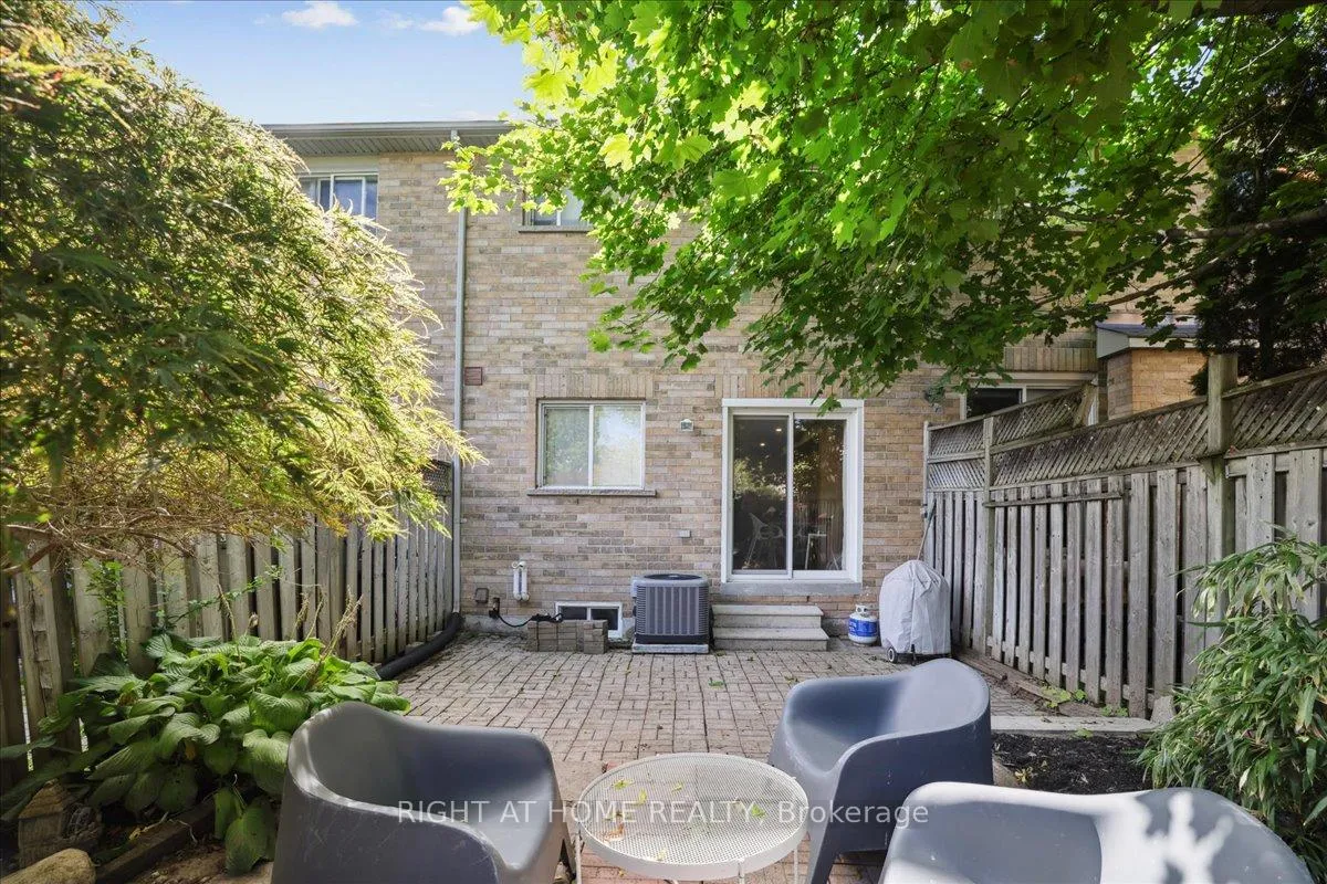 Photo 33 of 555 Taylor Crescent, Burlington, Shoreacres — HOMEH