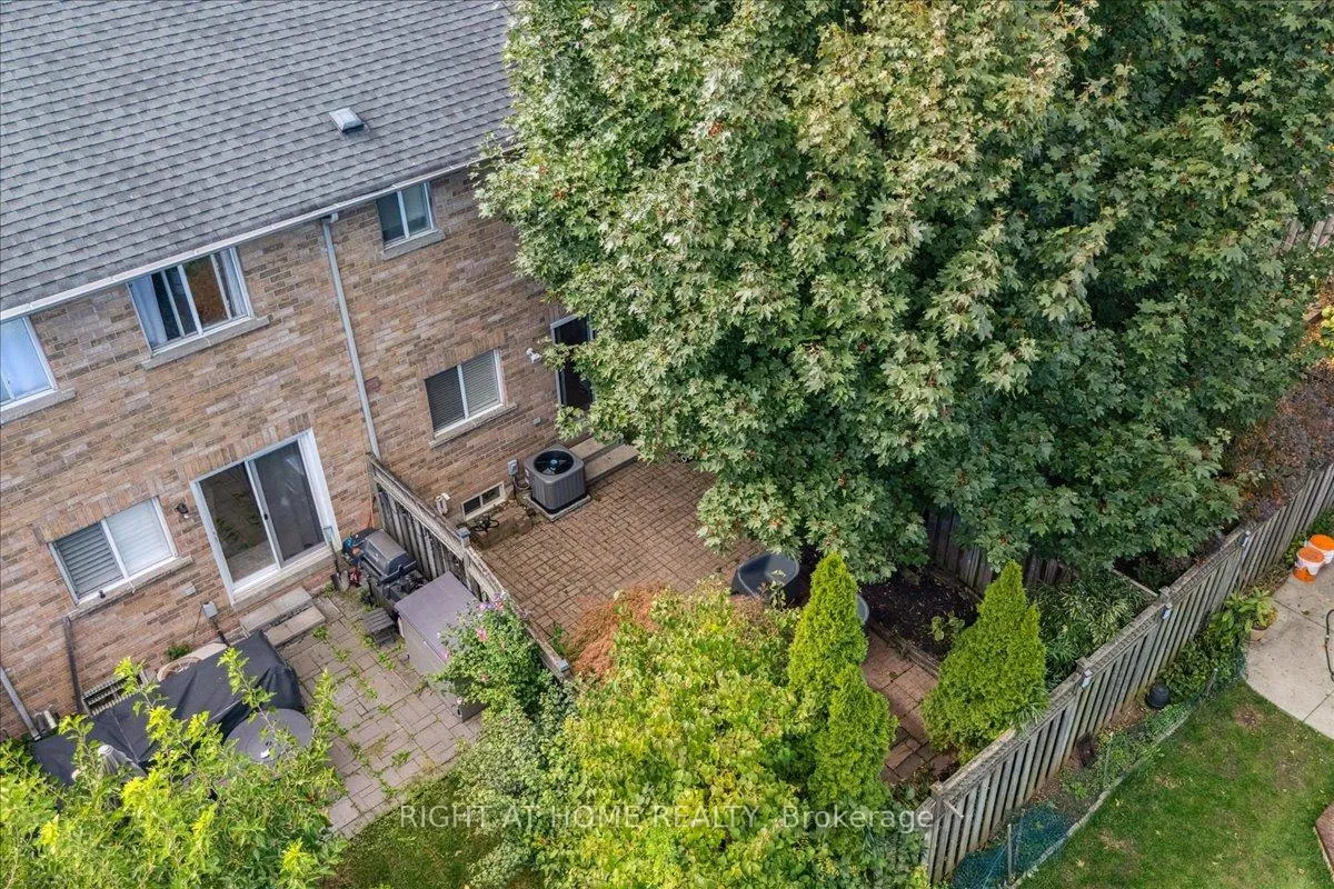 Photo 34 of 555 Taylor Crescent, Burlington, Shoreacres — HOMEH