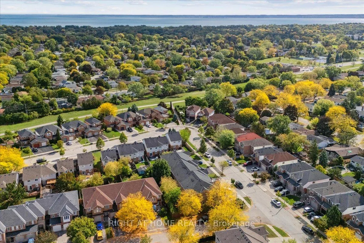 Photo 36 of 555 Taylor Crescent, Burlington, Shoreacres — HOMEH