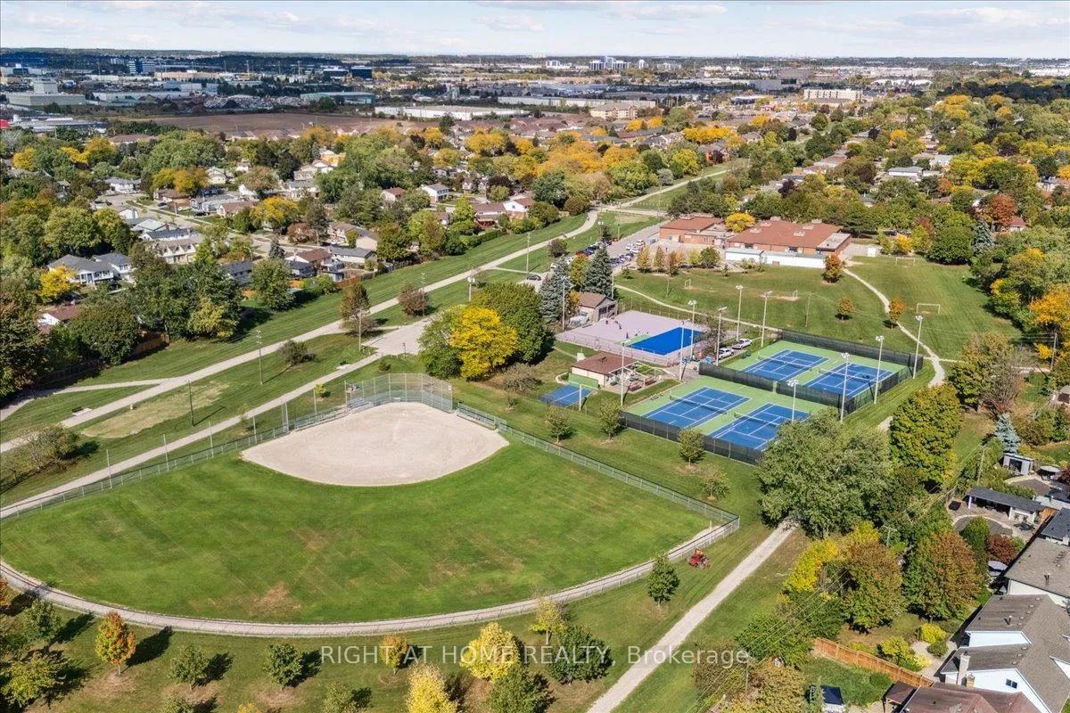 Photo 39 of 555 Taylor Crescent, Burlington, Shoreacres — HOMEH