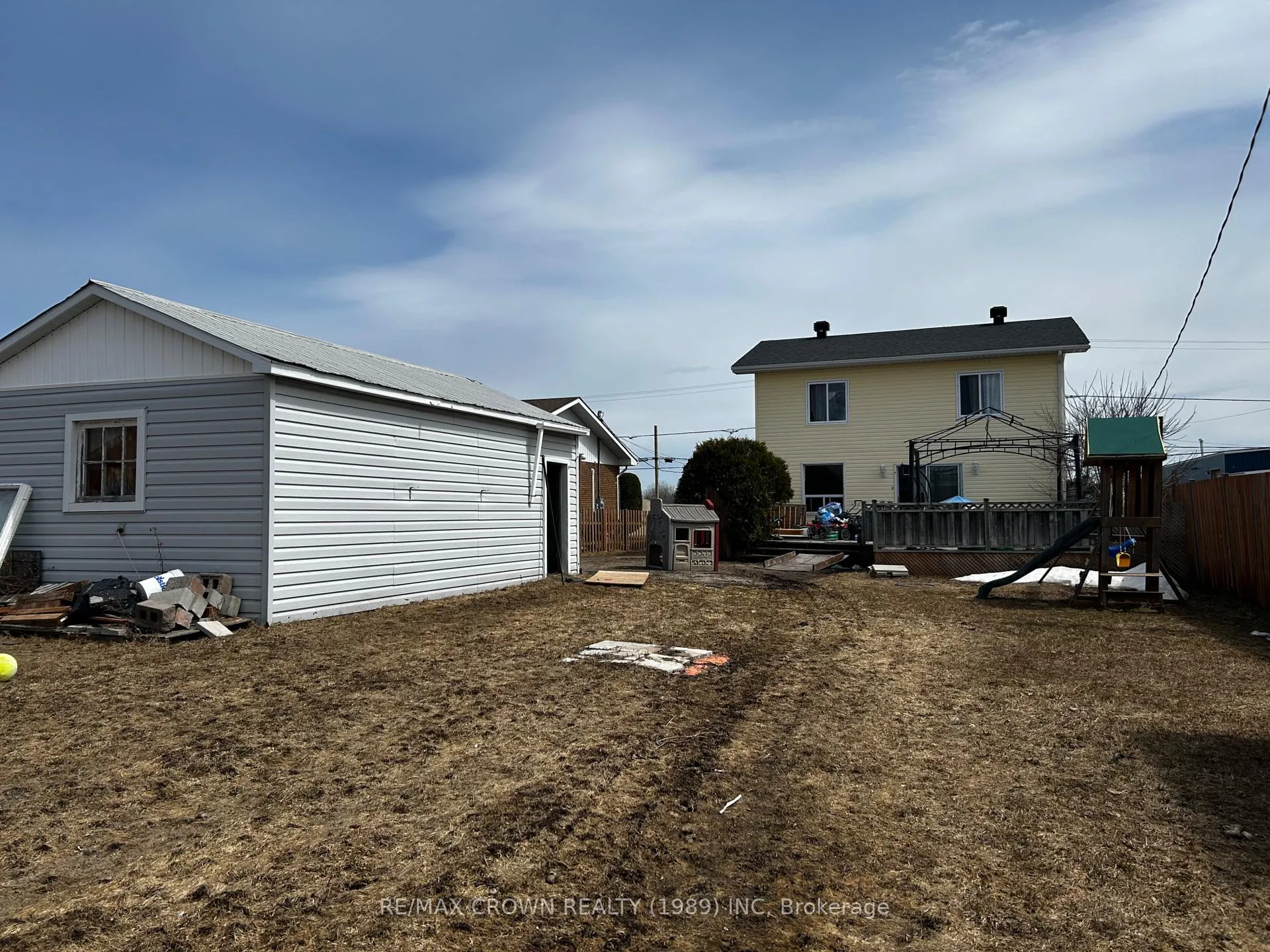 Photo 5 of 86 Brunelle Road N, Kapuskasing — HOMEH