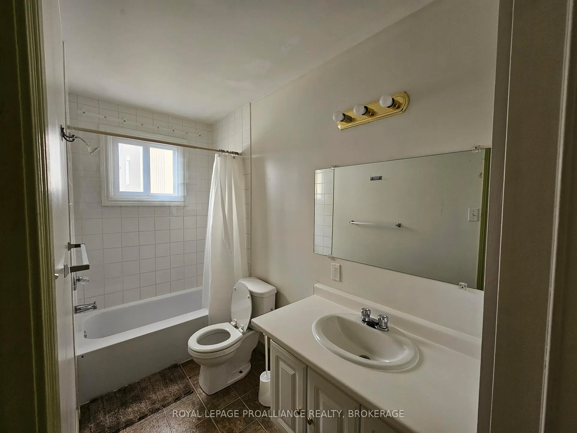 Photo 10 of Unit 1, 153 Brock Street, Kingston, Central City East — HOMEH