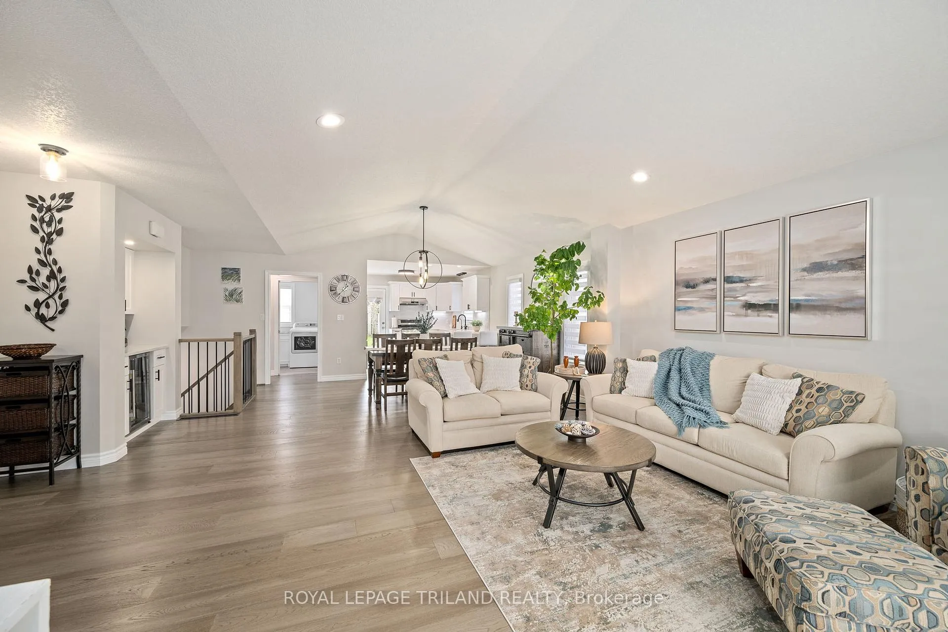 Photo 6 of 77 Shaw Boulevard, Central Elgin, Lynhurst — HOMEH