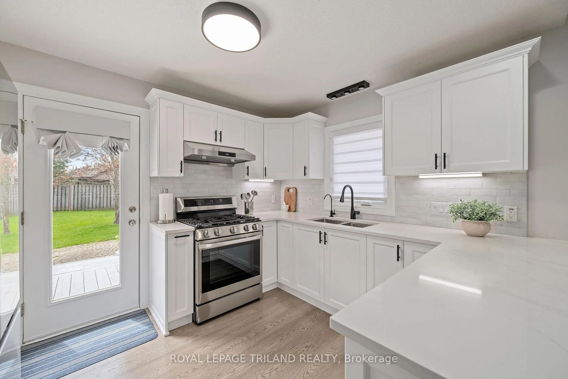Photo 13 of 77 Shaw Boulevard, Central Elgin, Lynhurst — HOMEH
