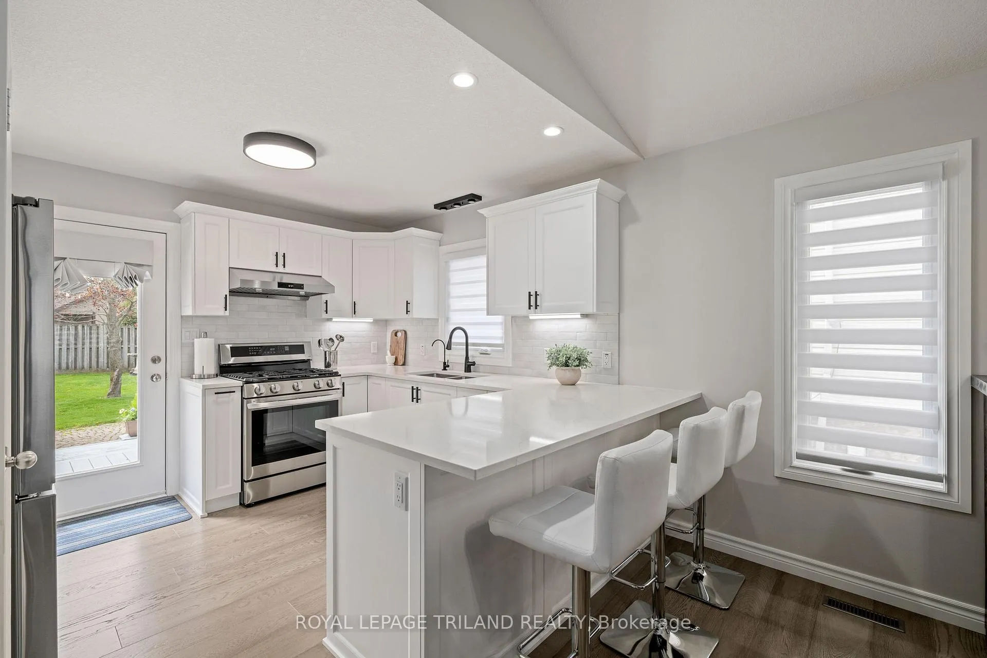Photo 14 of 77 Shaw Boulevard, Central Elgin, Lynhurst — HOMEH