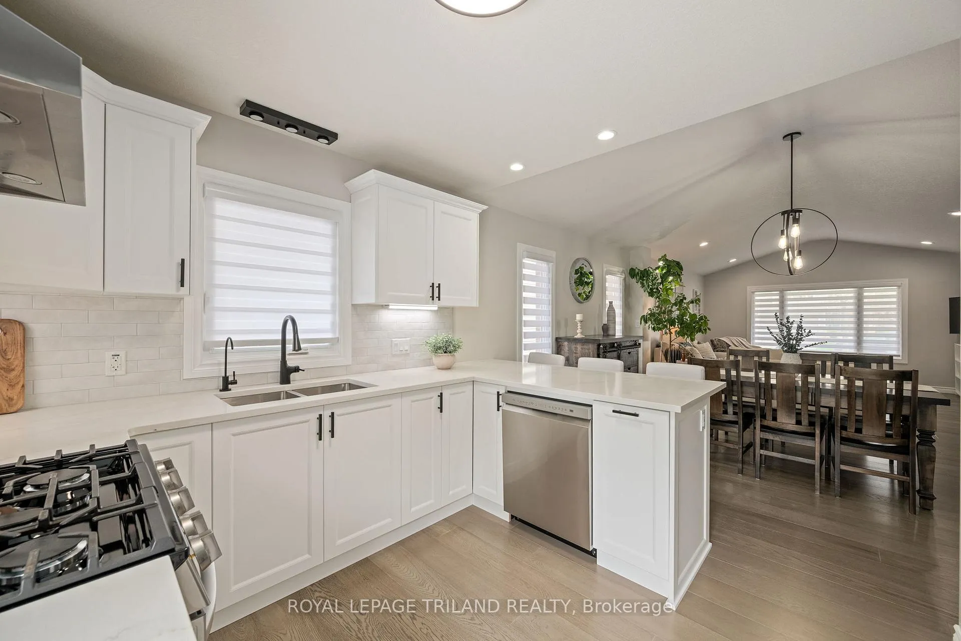 Photo 15 of 77 Shaw Boulevard, Central Elgin, Lynhurst — HOMEH