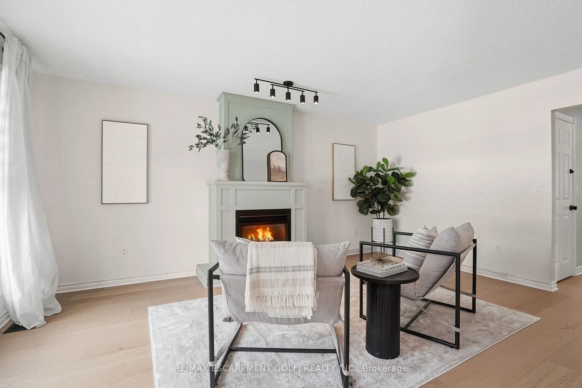 Photo 8 of 181 Lawrence Lane, Pelham, Fonthill — HOMEH