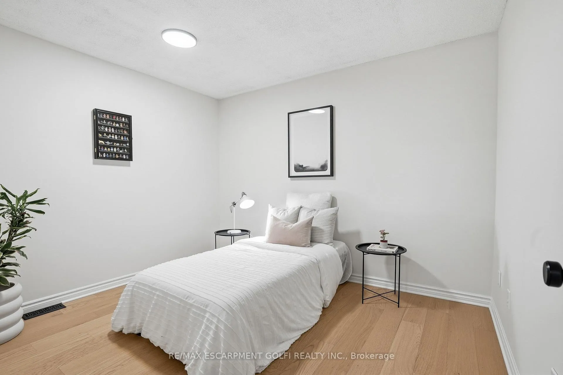 Photo 17 of 181 Lawrence Lane, Pelham, Fonthill — HOMEH