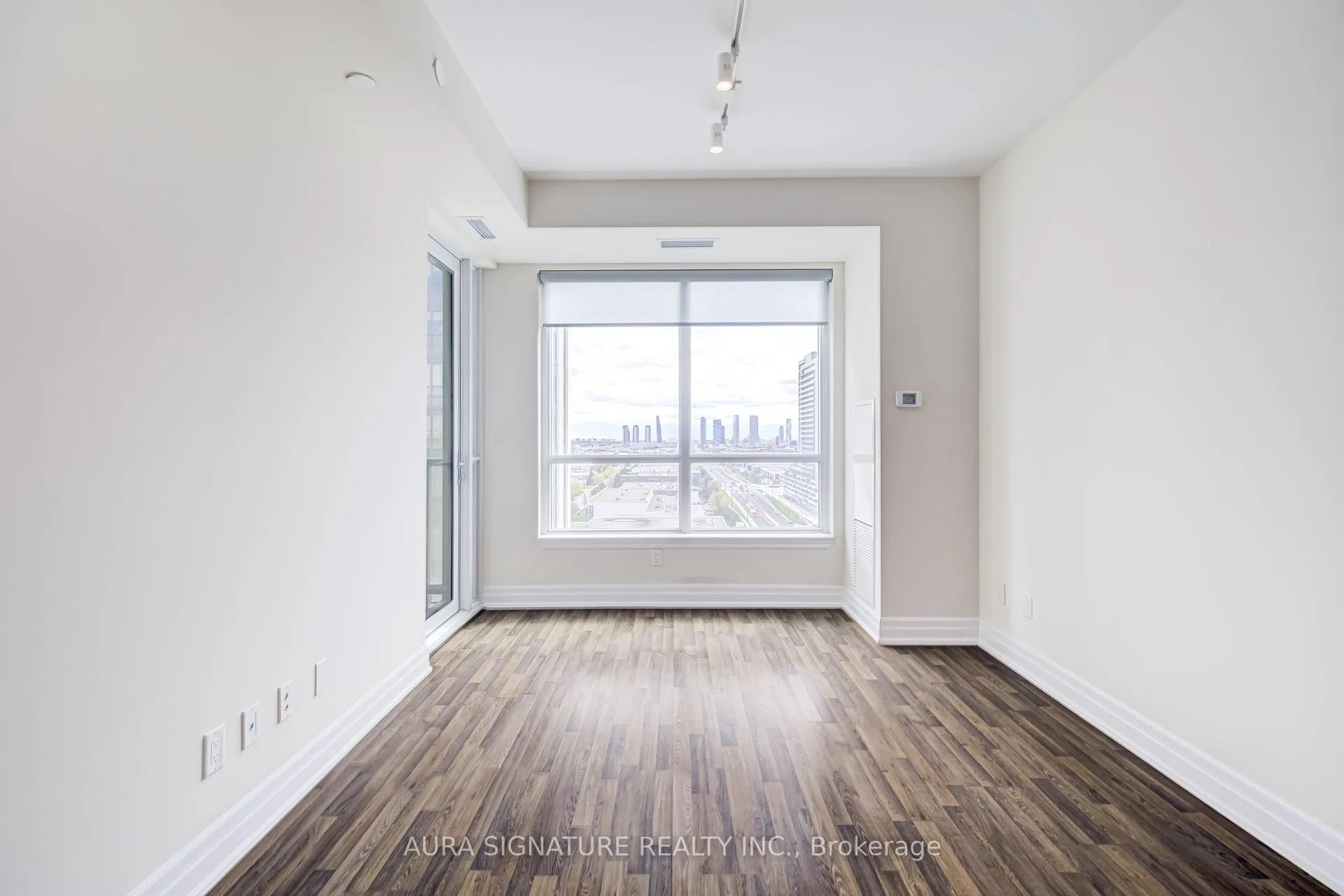 Photo 17 of Unit 1607, 9085 Jane Street, Vaughan, Concord — HOMEH
