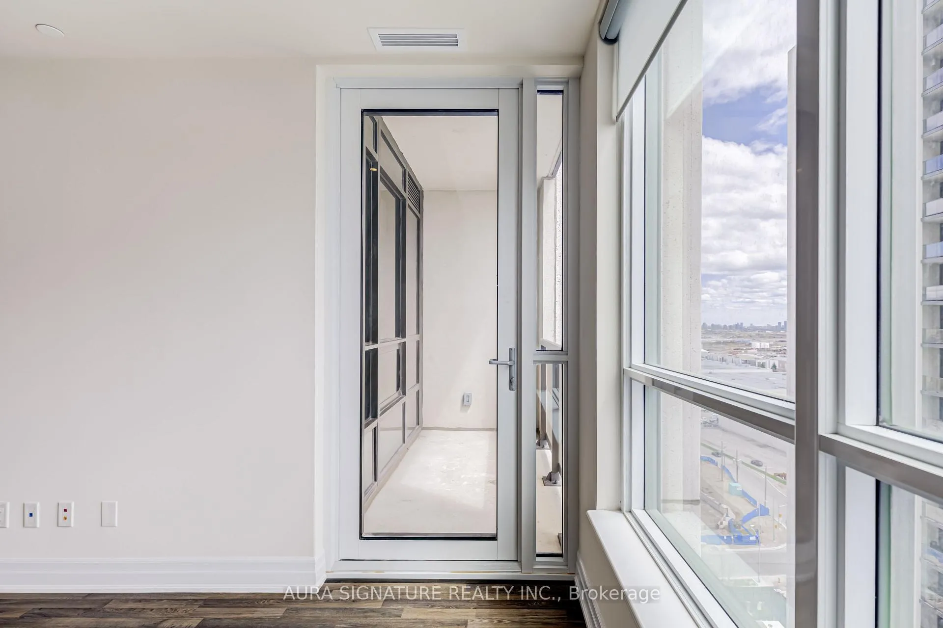 Photo 18 of Unit 1607, 9085 Jane Street, Vaughan, Concord — HOMEH