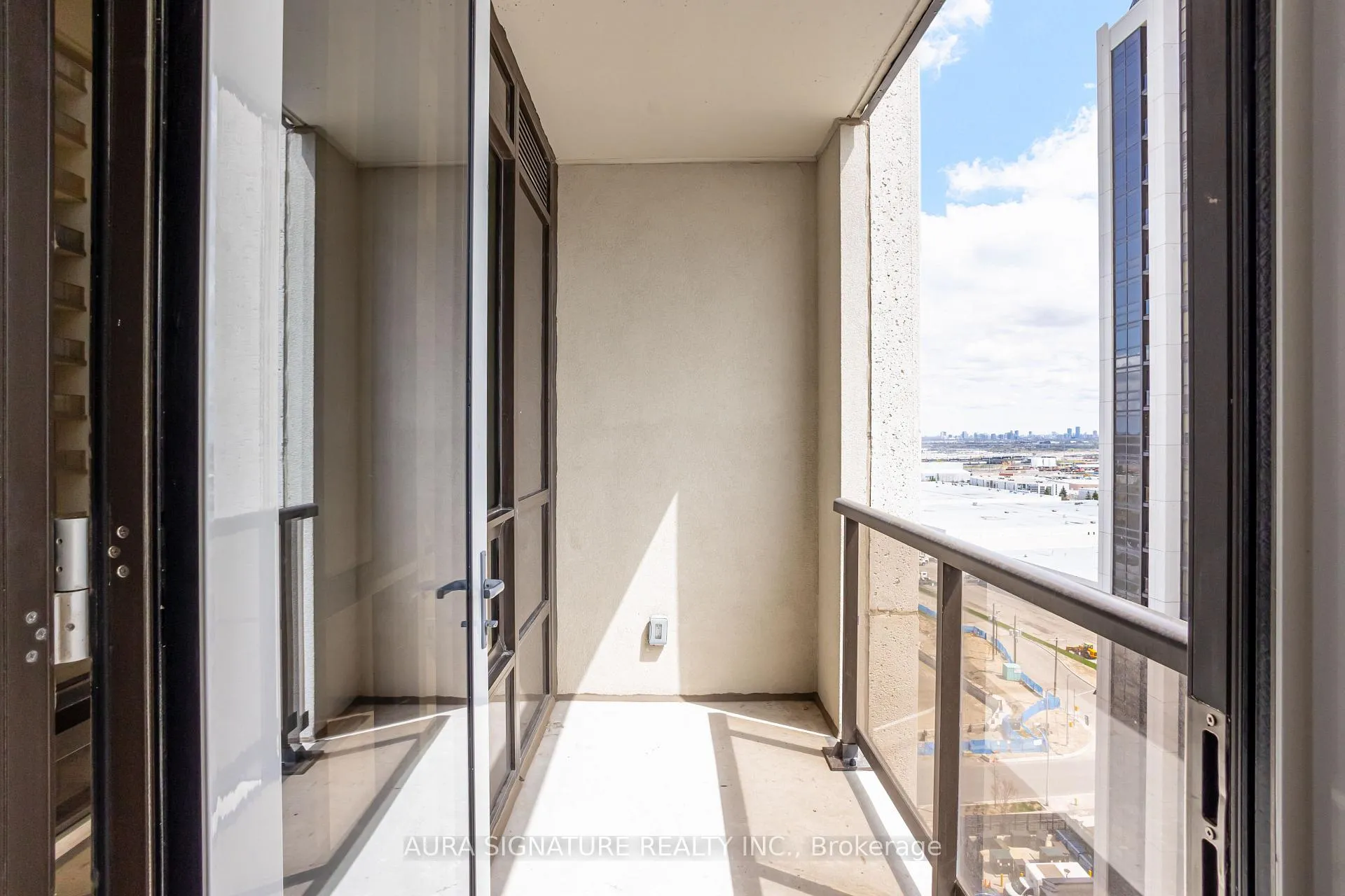 Photo 30 of Unit 1607, 9085 Jane Street, Vaughan, Concord — HOMEH