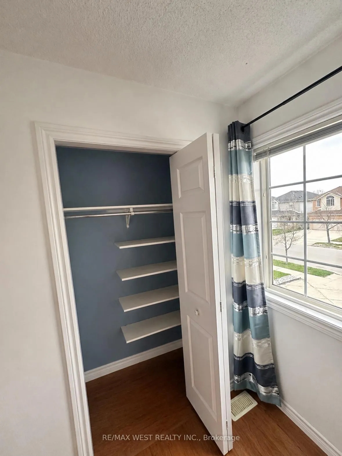 Photo 10 of 154 Thames Way, Hamilton, Mount Hope — HOMEH