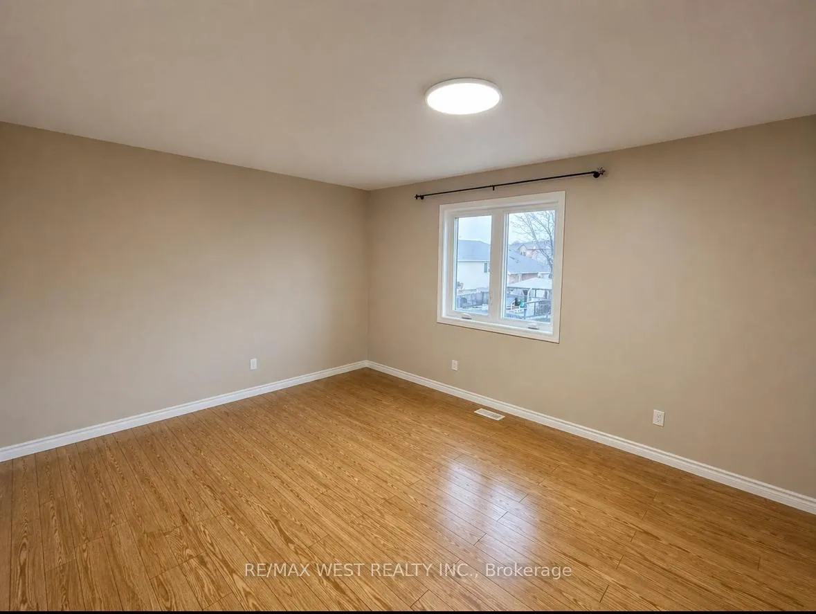 Photo 12 of 154 Thames Way, Hamilton, Mount Hope — HOMEH