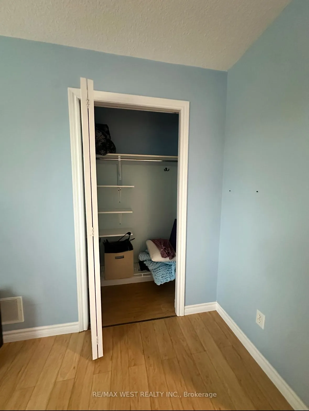 Photo 16 of 154 Thames Way, Hamilton, Mount Hope — HOMEH
