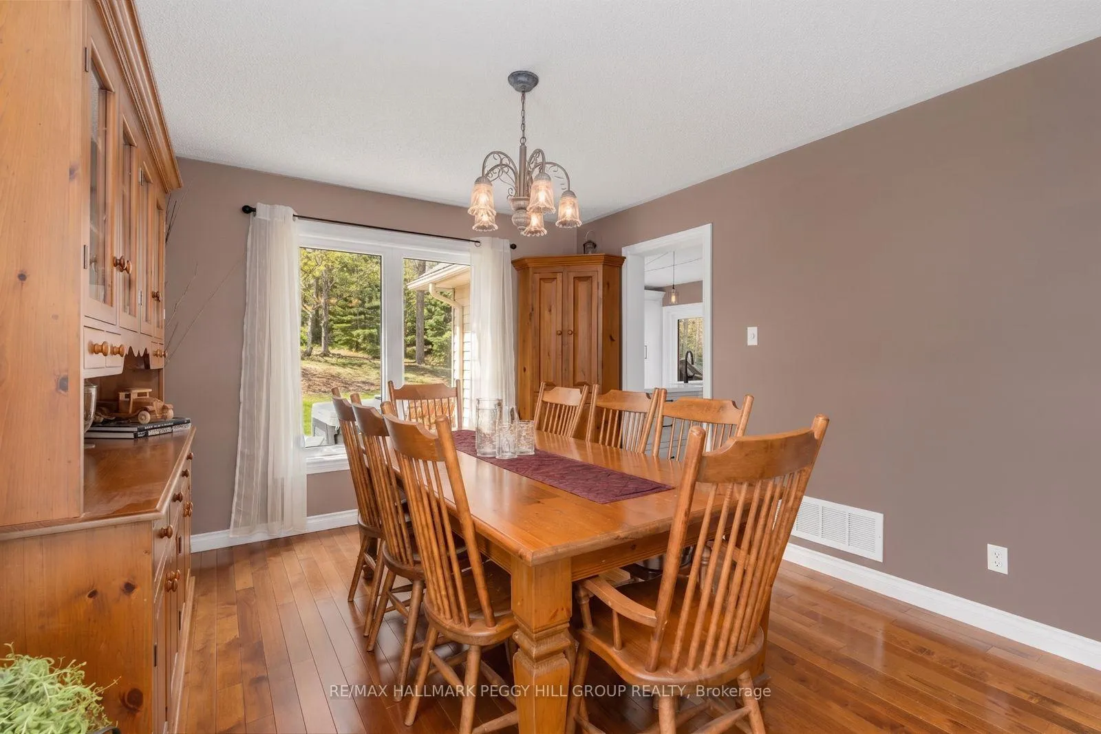 Photo 7 of 5 Campbell Court, Springwater, Hillsdale — HOMEH