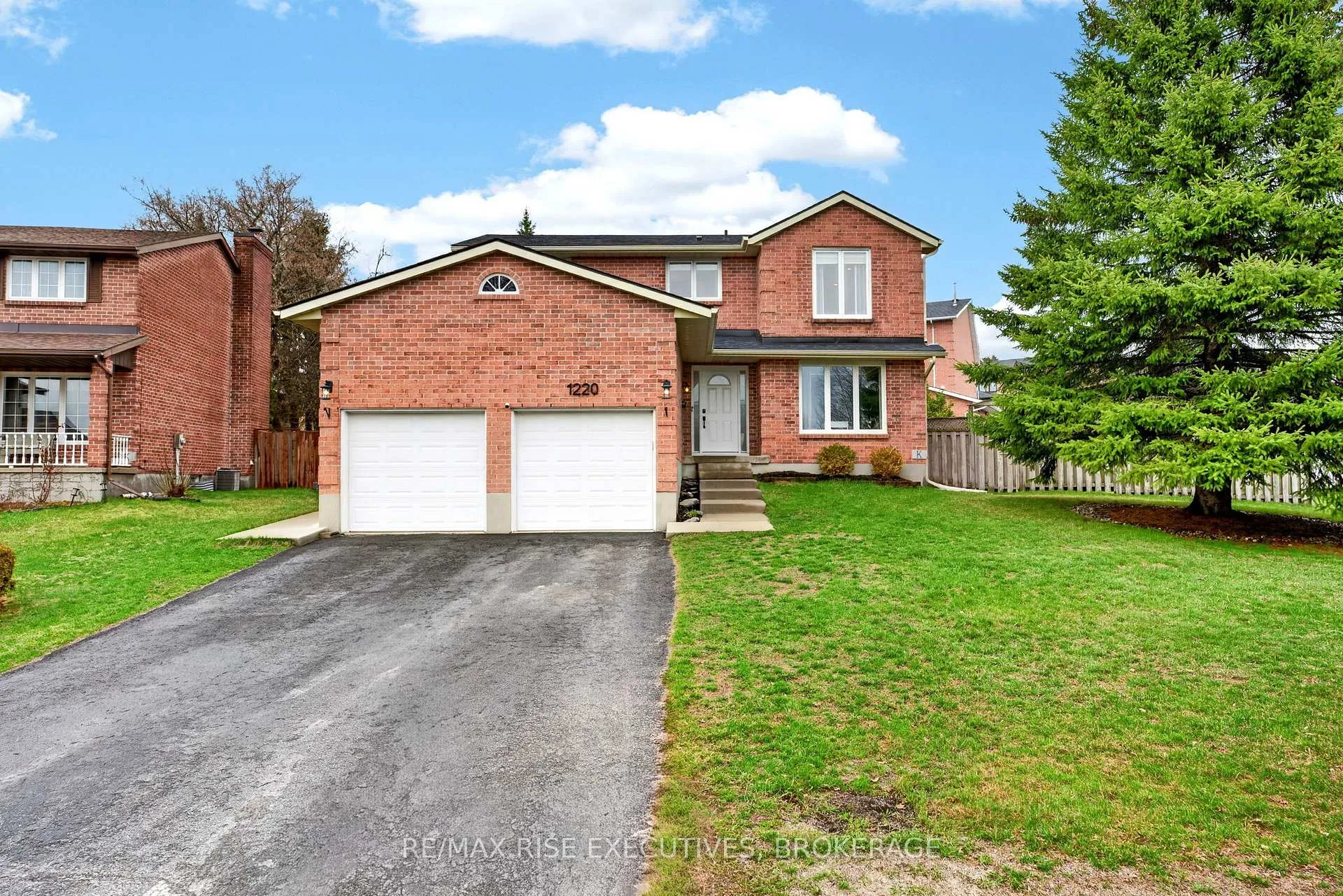Photo 1 of 1220 Humberside Drive, Kingston, North of Taylor-Kidd Blvd — HOMEH