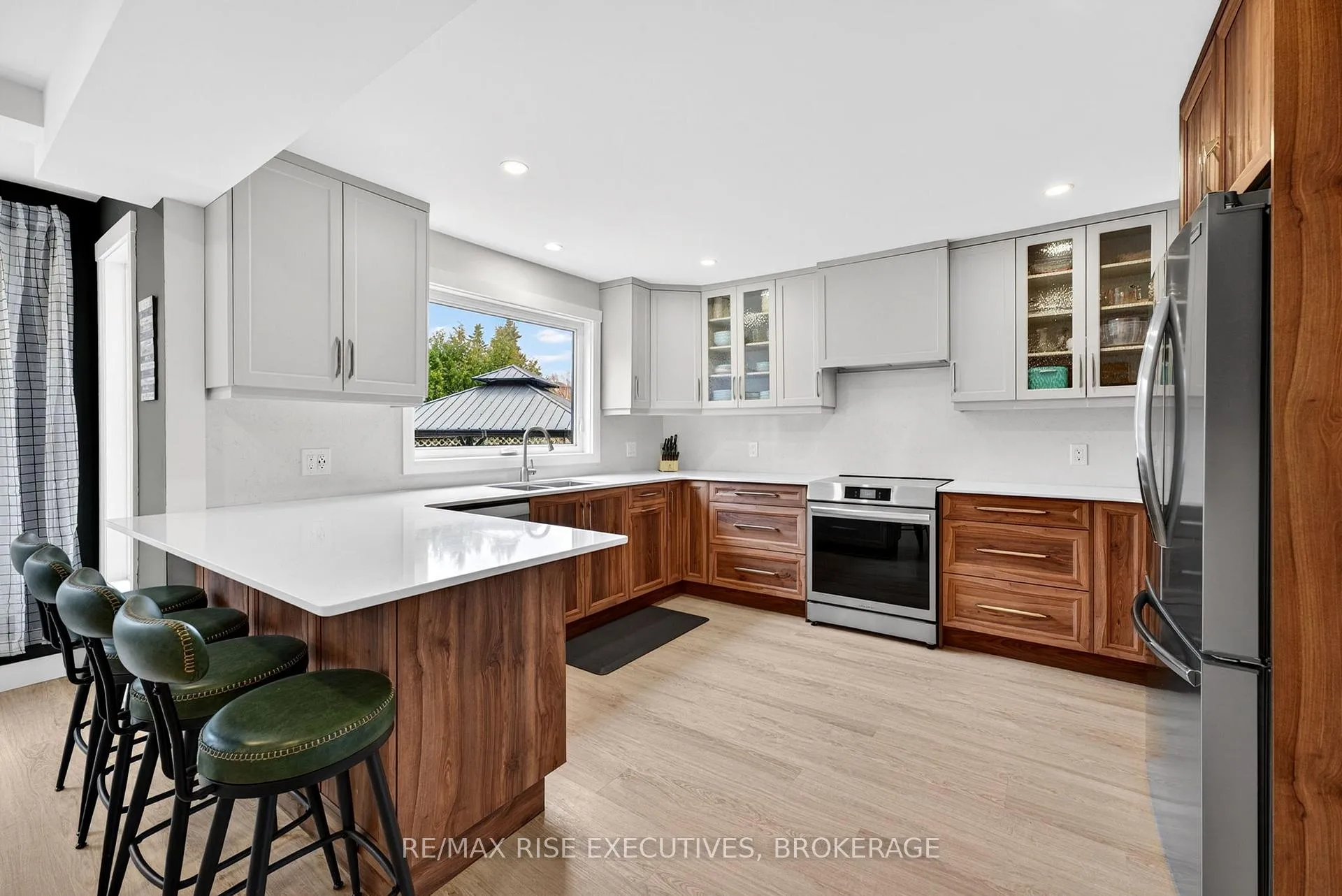 Photo 13 of 1220 Humberside Drive, Kingston, North of Taylor-Kidd Blvd — HOMEH