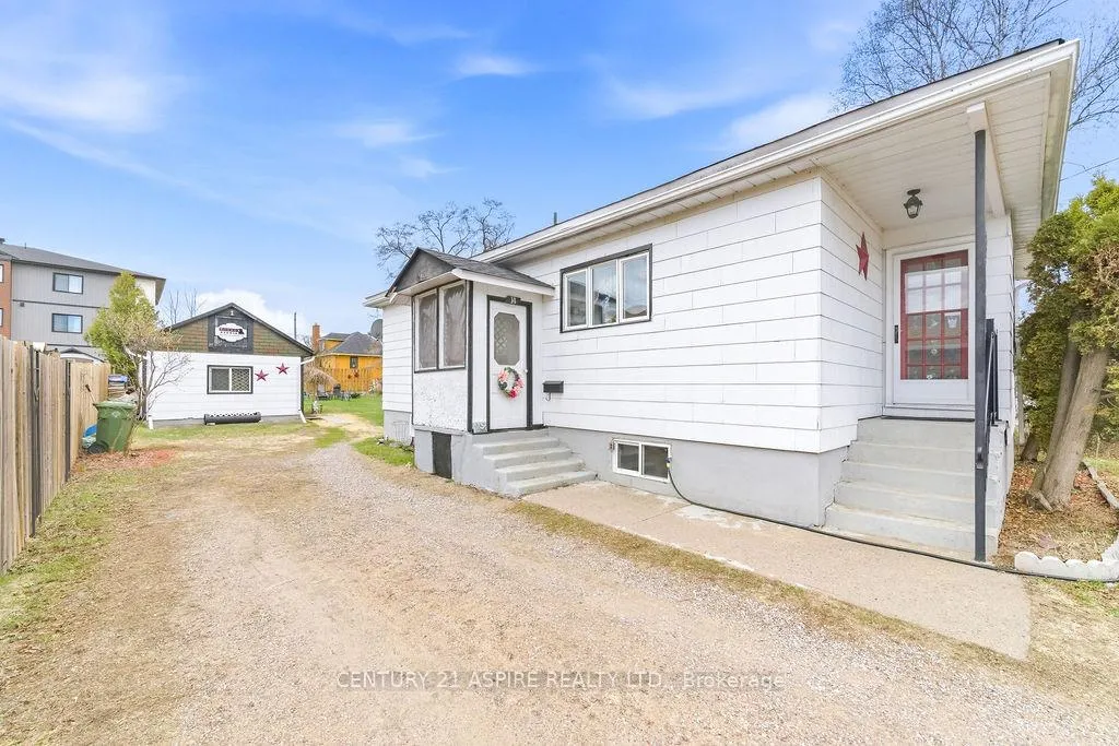 Photo 3 of 14 Wilbert Street, Petawawa — HOMEH