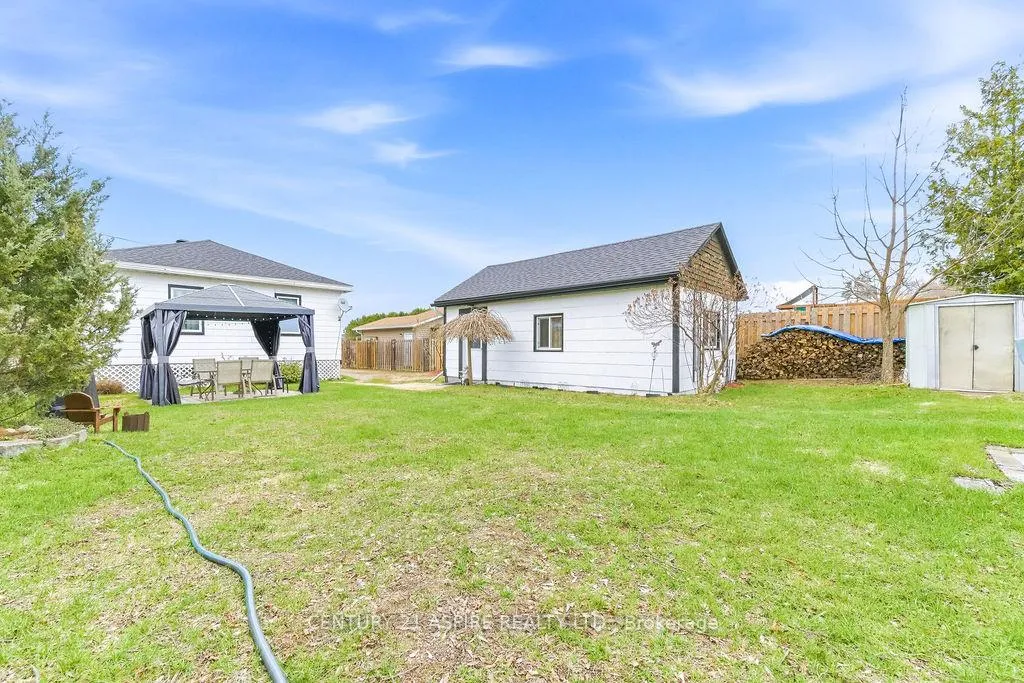 Photo 5 of 14 Wilbert Street, Petawawa — HOMEH