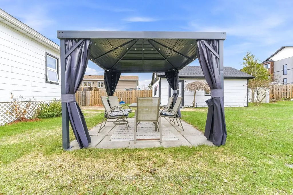 Photo 11 of 14 Wilbert Street, Petawawa — HOMEH