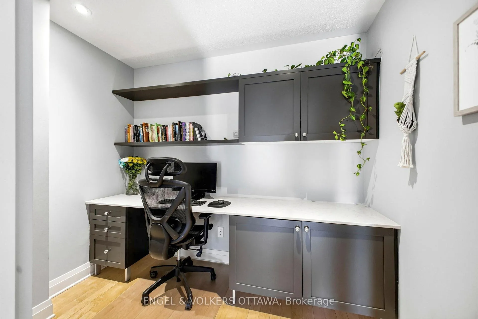 Photo 4 of 122 Nutting Crescent, Ottawa, Riverside South/Gloucester Glen — HOMEH