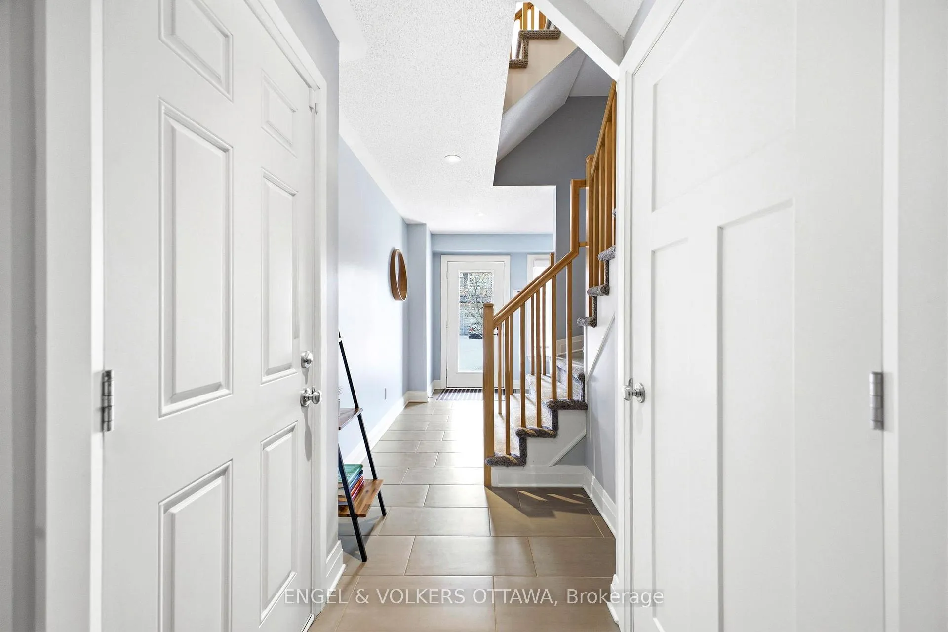Photo 5 of 122 Nutting Crescent, Ottawa, Riverside South/Gloucester Glen — HOMEH