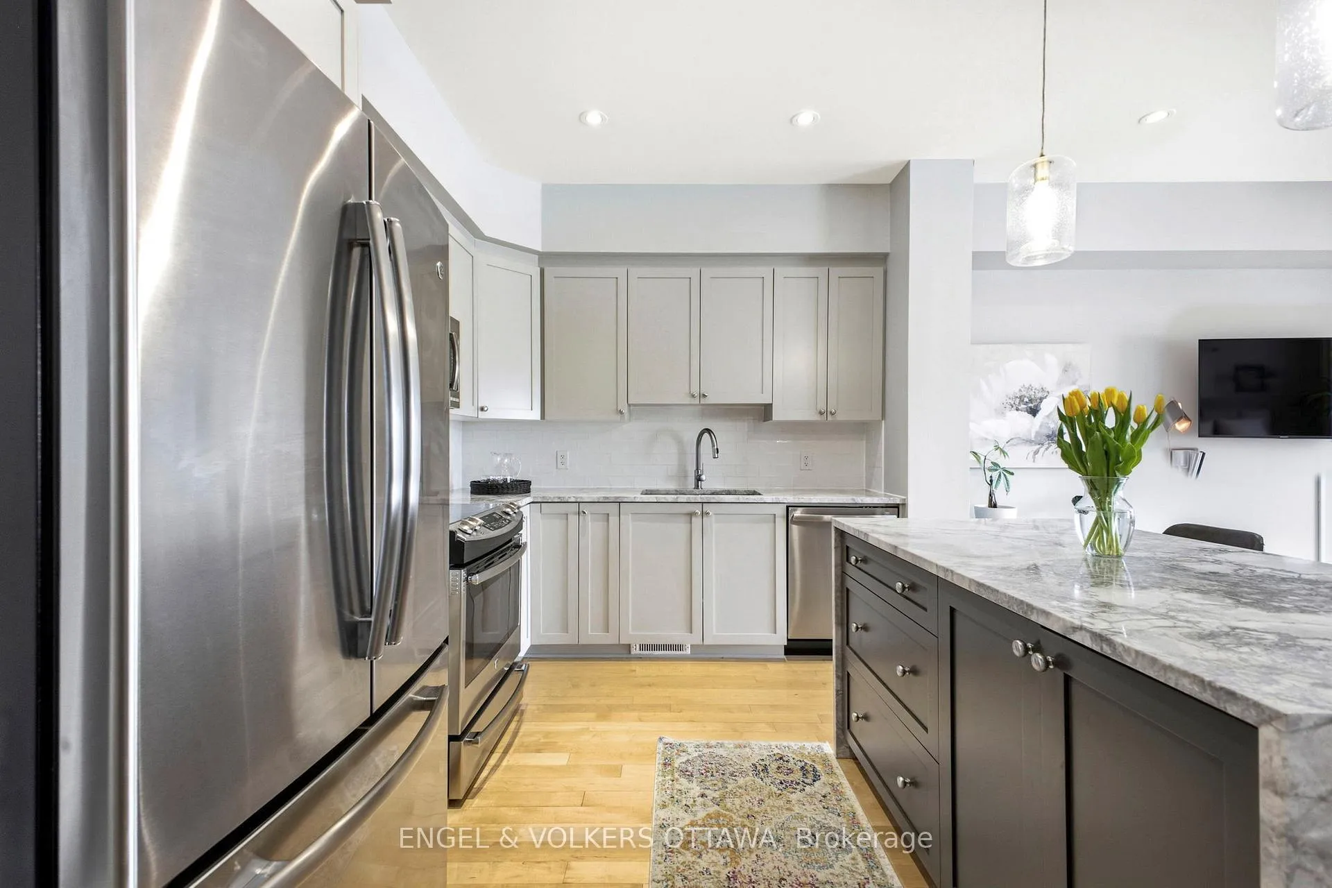 Photo 14 of 122 Nutting Crescent, Ottawa, Riverside South/Gloucester Glen — HOMEH