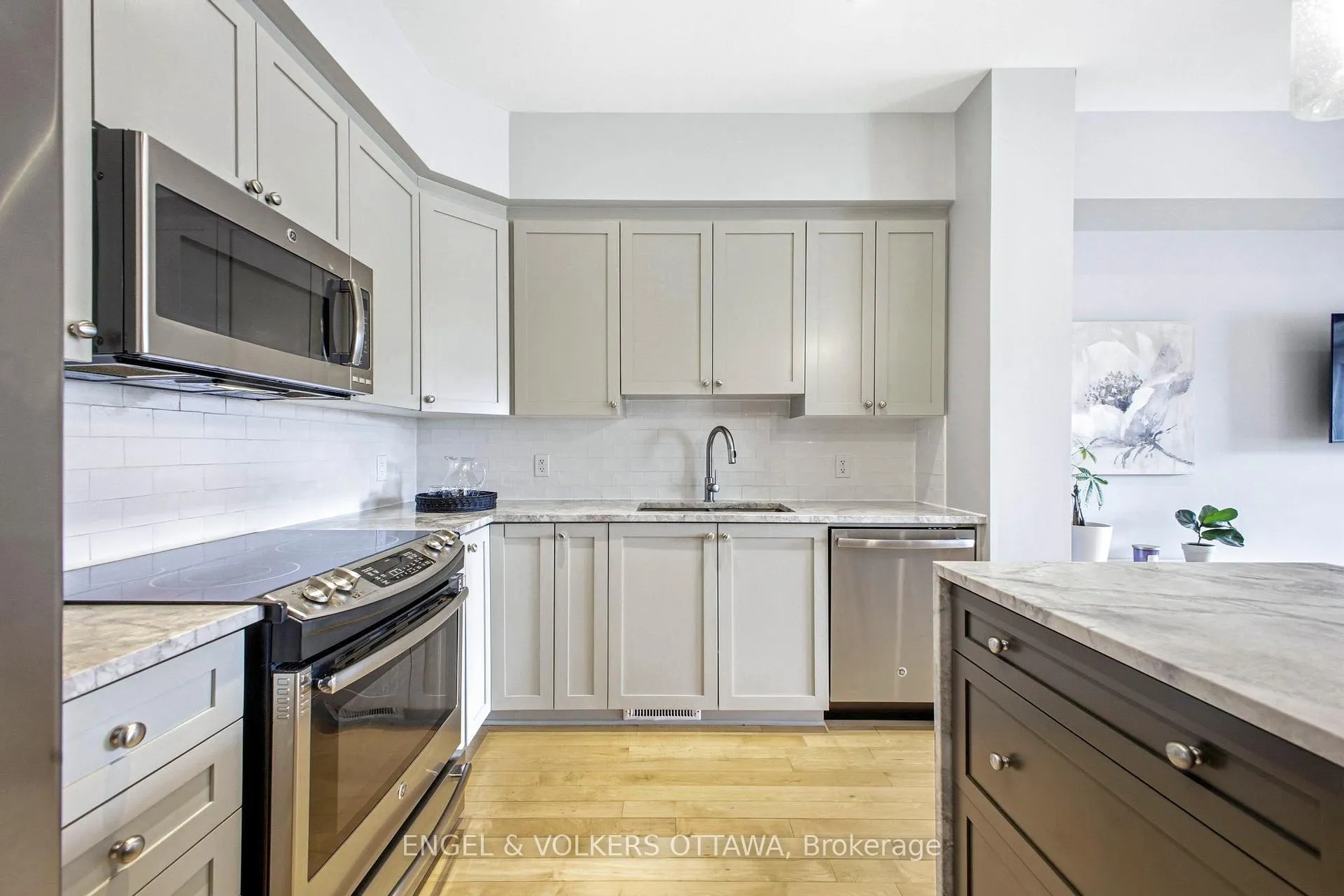 Photo 15 of 122 Nutting Crescent, Ottawa, Riverside South/Gloucester Glen — HOMEH