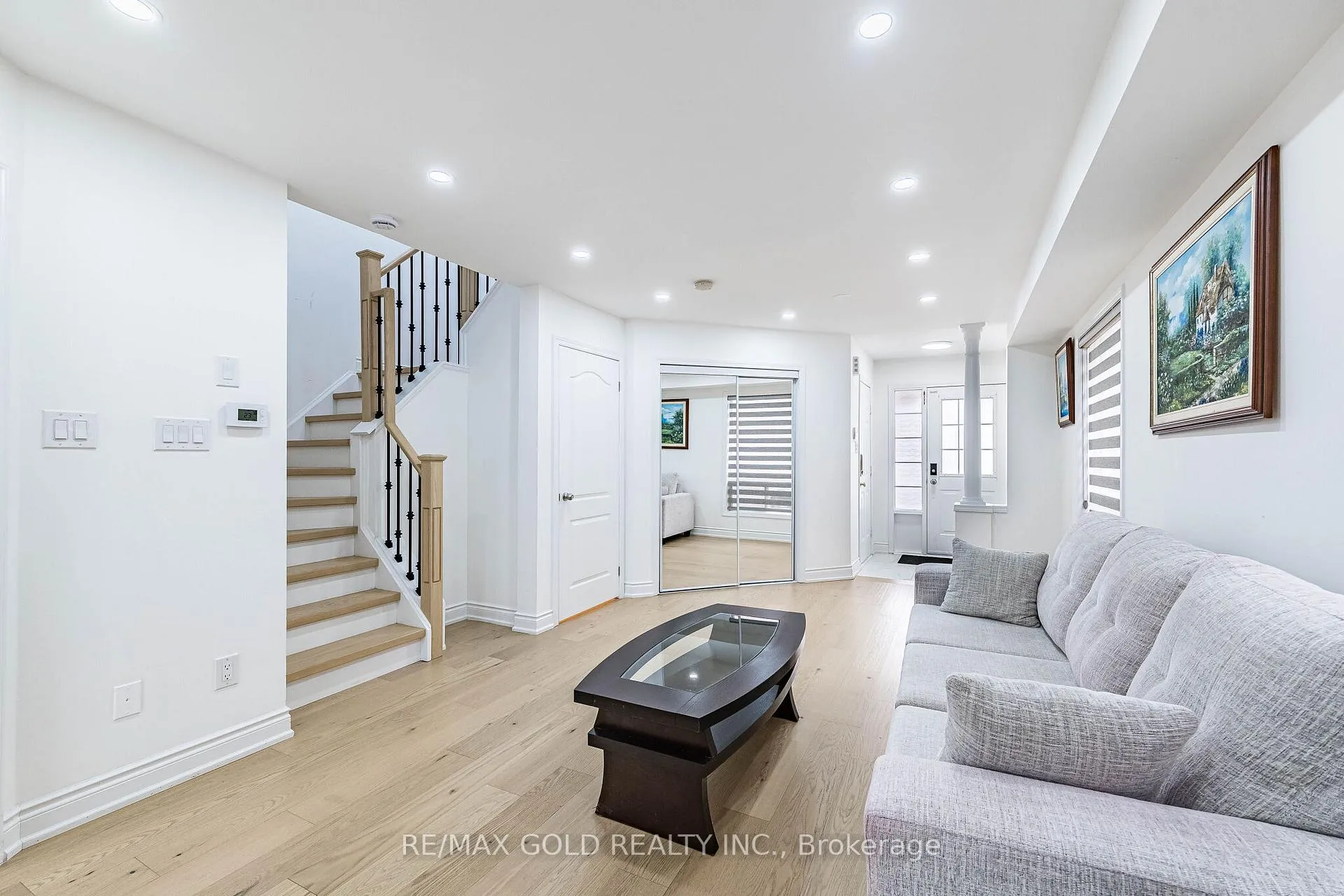 Photo 6 of 31 Garibaldi Drive, Brampton, Fletcher's Meadow — HOMEH