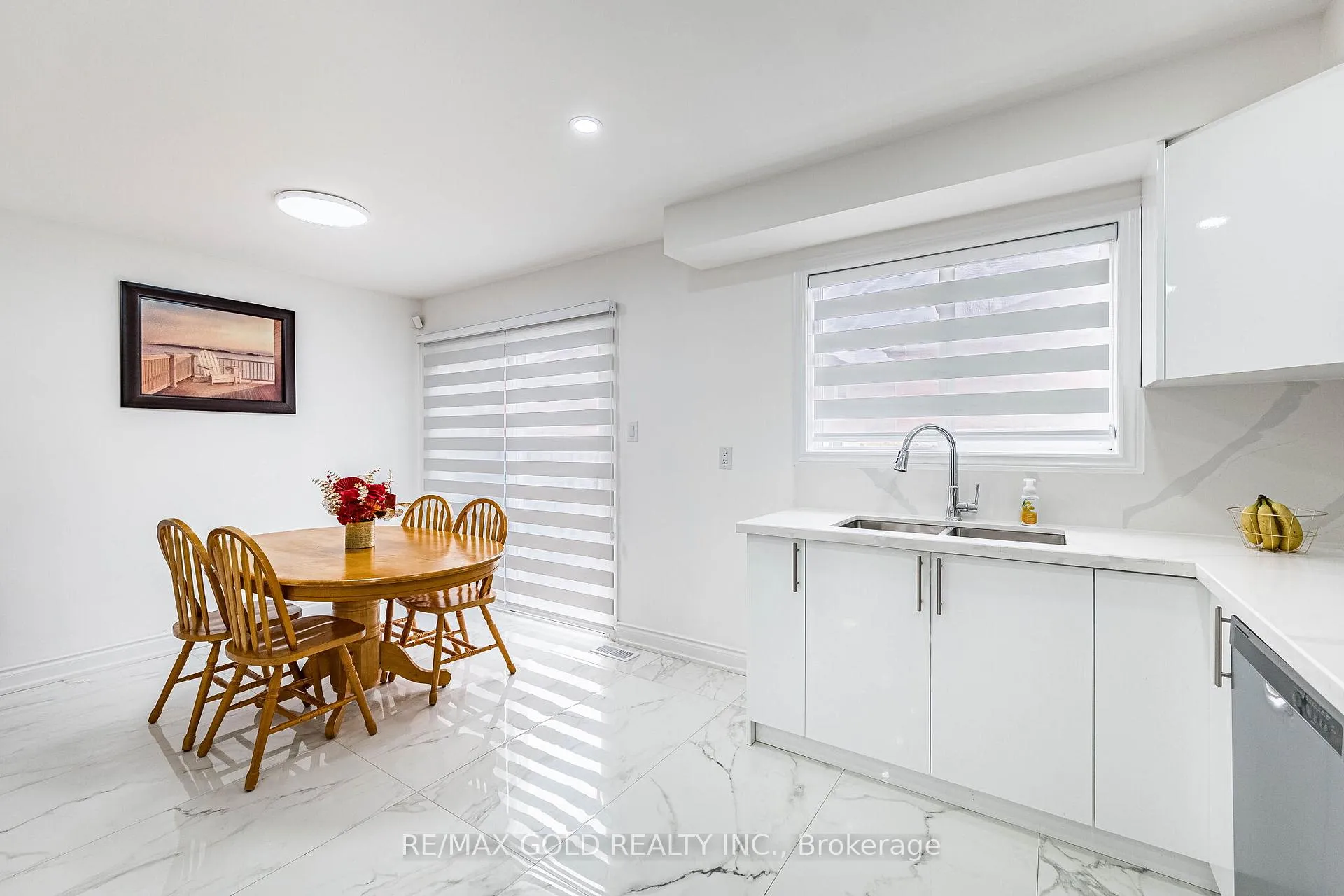 Photo 14 of 31 Garibaldi Drive, Brampton, Fletcher's Meadow — HOMEH
