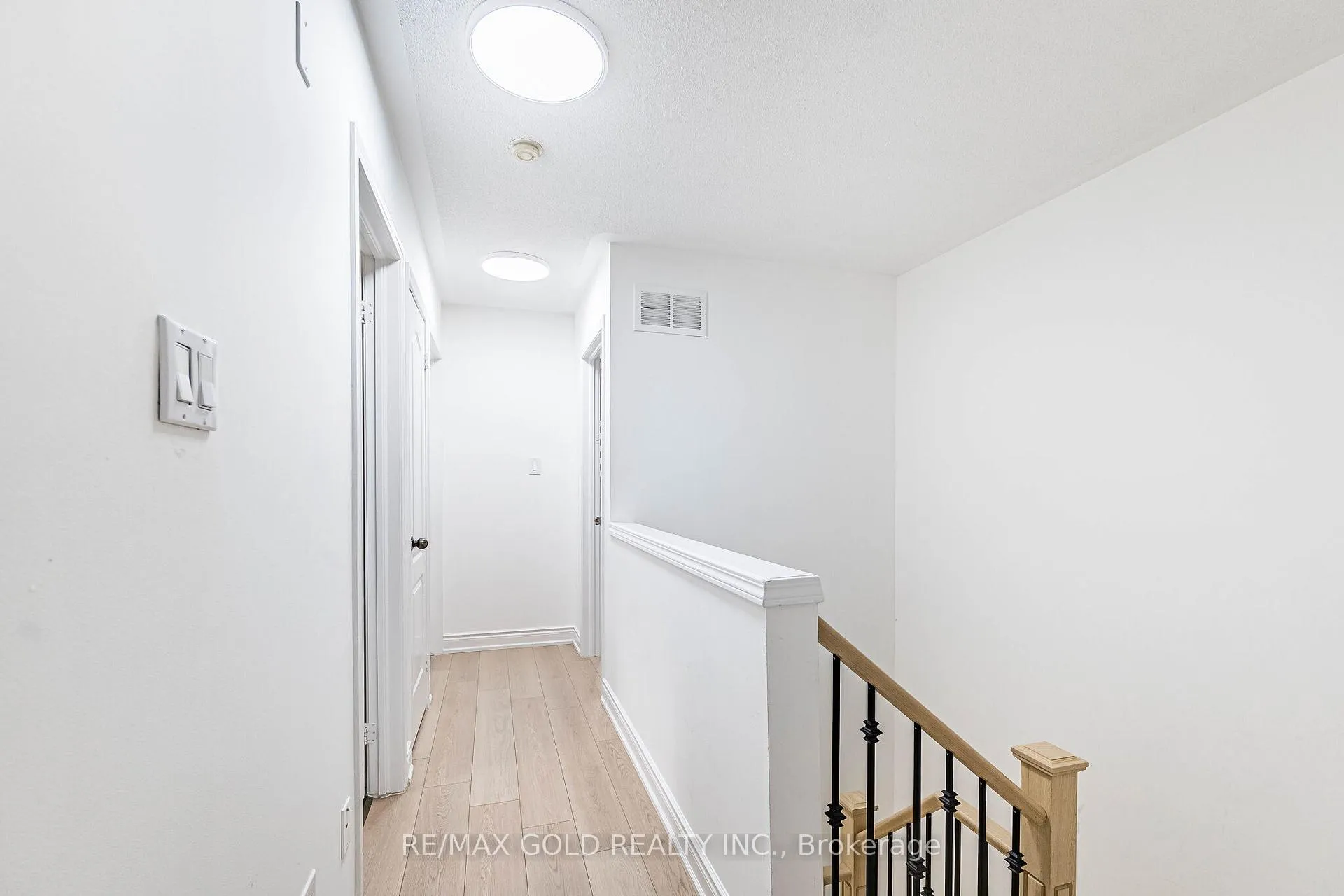 Photo 26 of 31 Garibaldi Drive, Brampton, Fletcher's Meadow — HOMEH