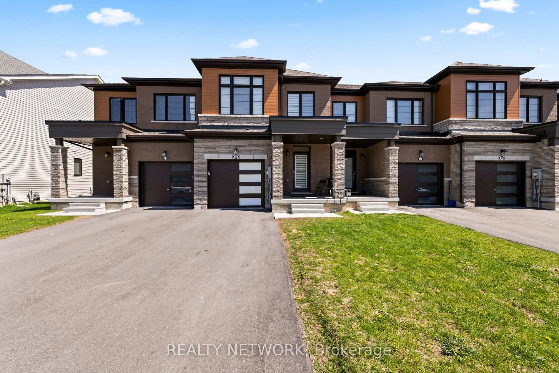 Photo 2 of 42 Concord Drive, Thorold, Rolling Meadows — HOMEH