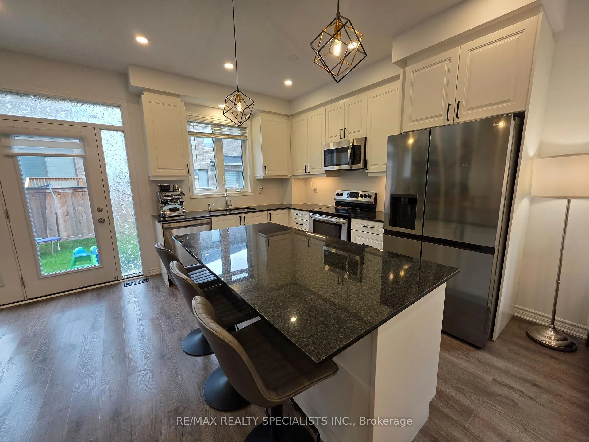 Photo 4 of 1536 Moira Crescent, Milton, Bowes — HOMEH