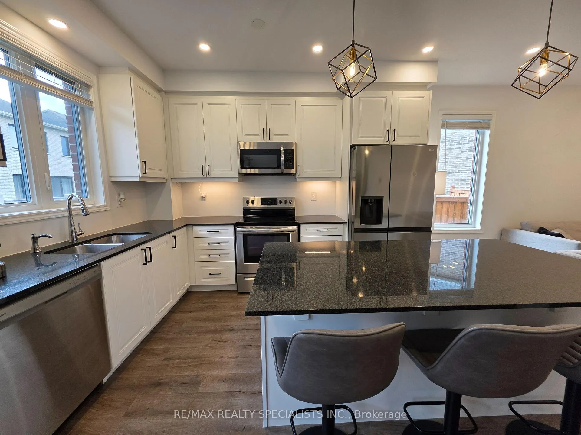 Photo 5 of 1536 Moira Crescent, Milton, Bowes — HOMEH