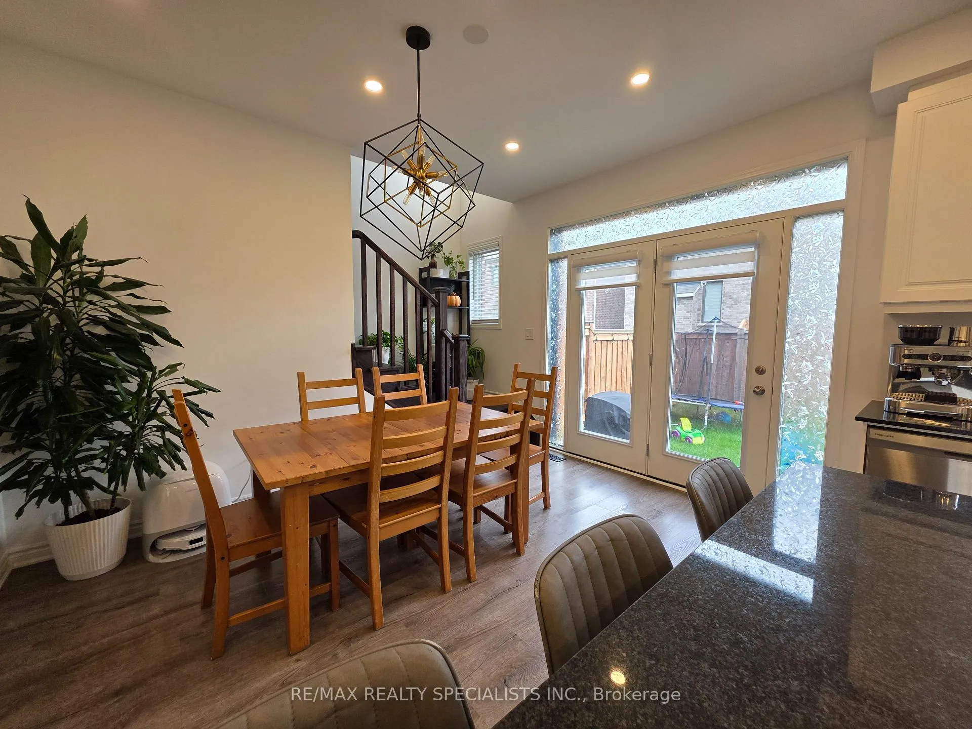 Photo 7 of 1536 Moira Crescent, Milton, Bowes — HOMEH