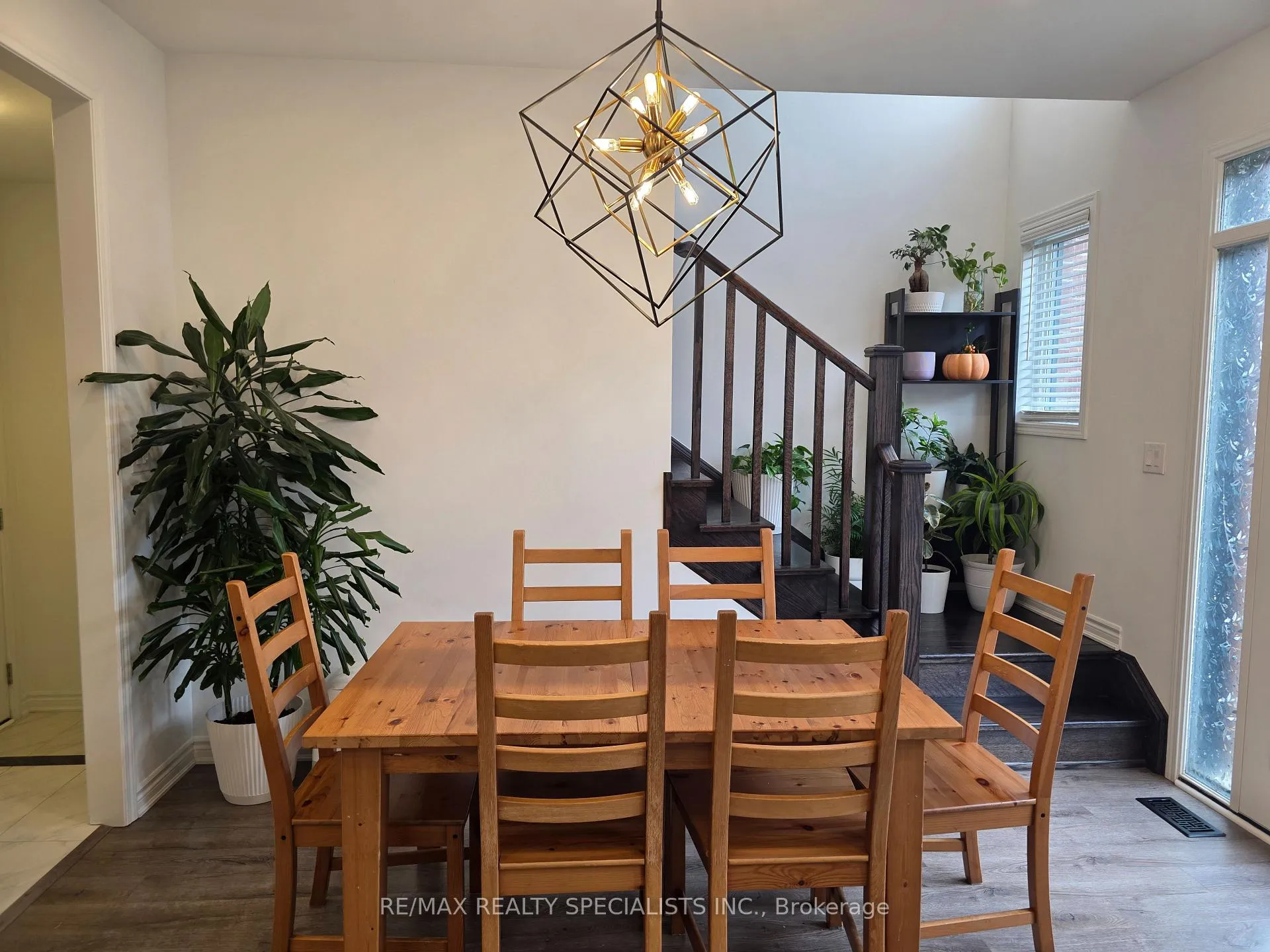 Photo 8 of 1536 Moira Crescent, Milton, Bowes — HOMEH