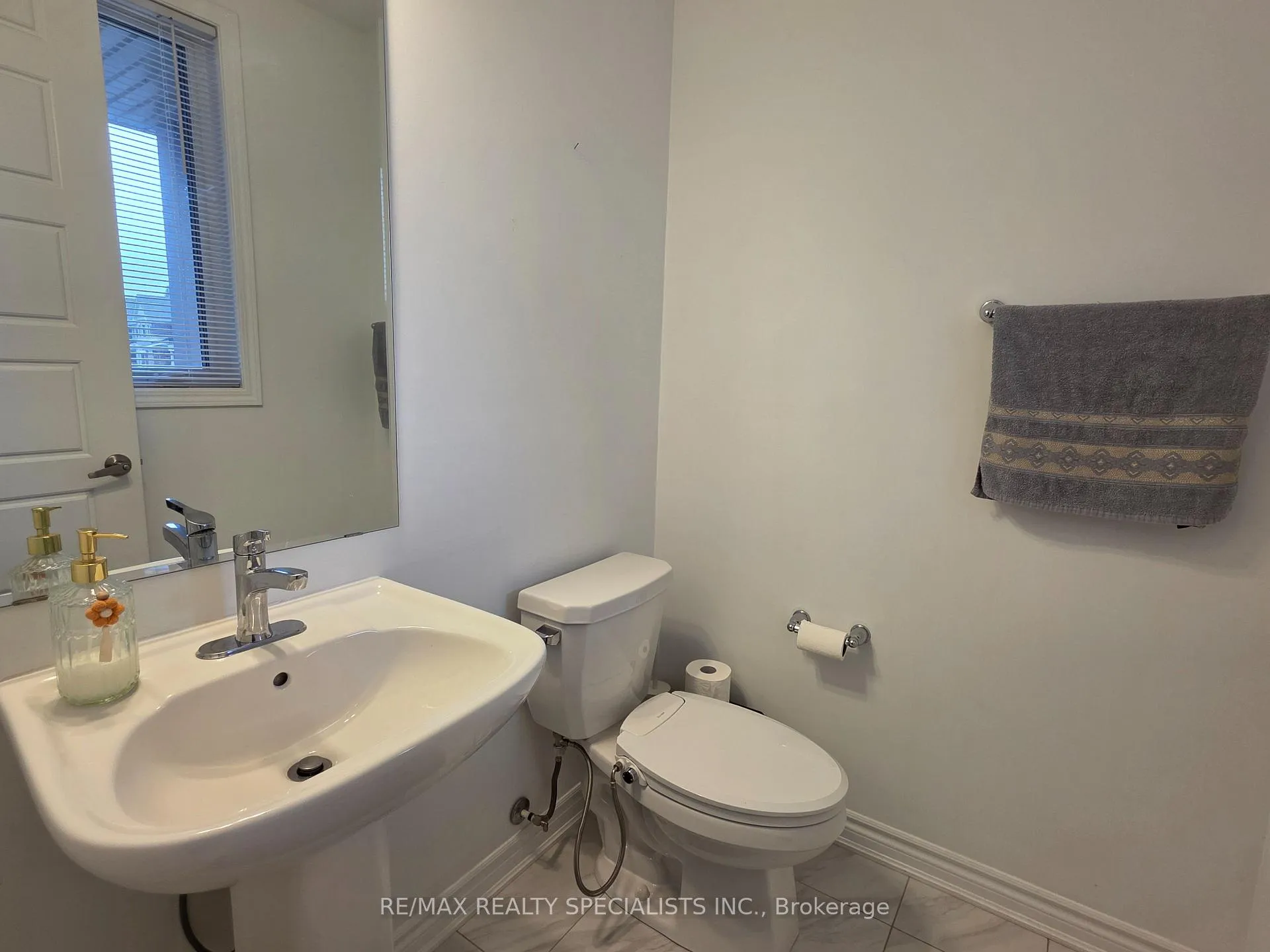 Photo 9 of 1536 Moira Crescent, Milton, Bowes — HOMEH