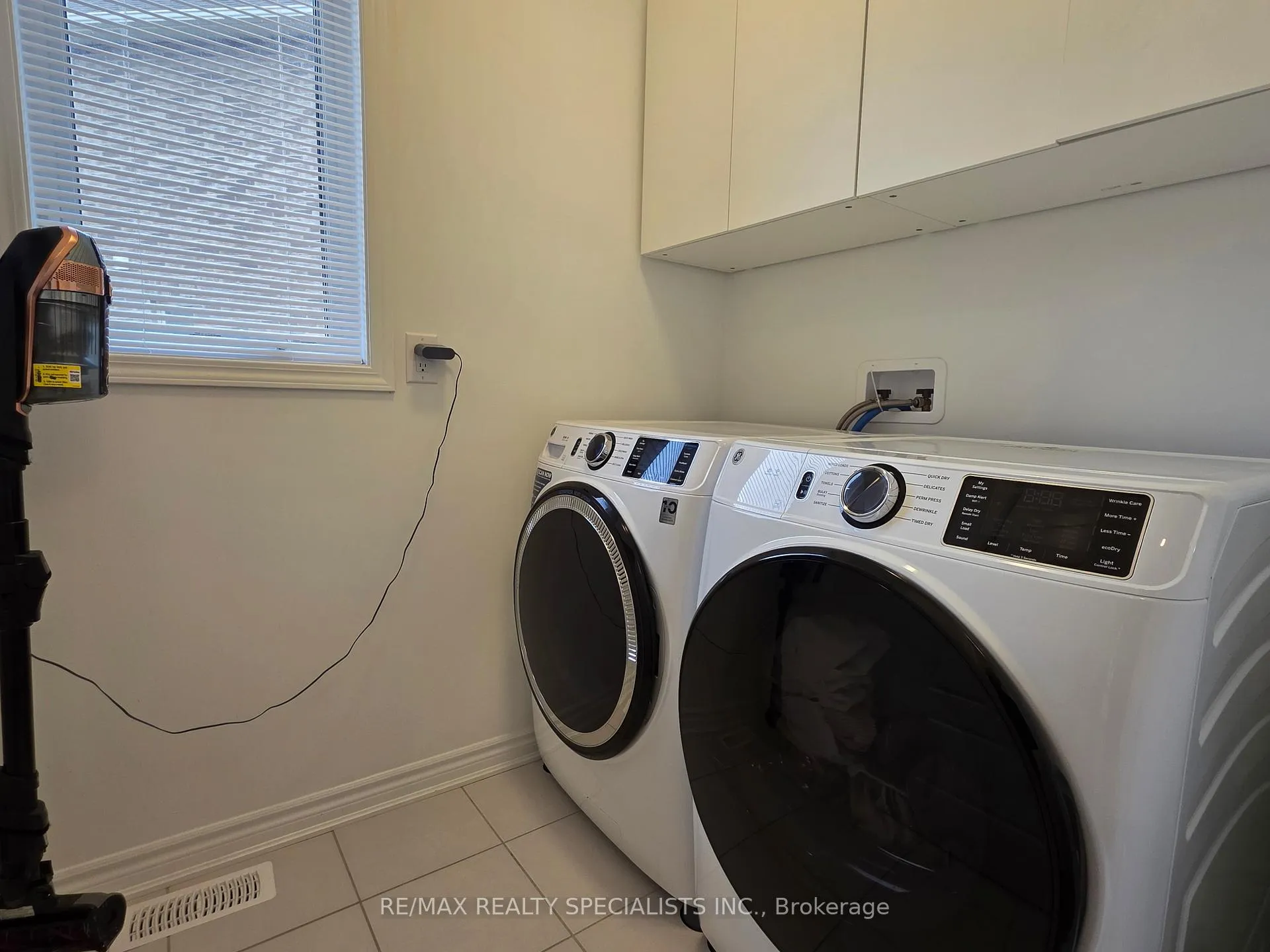 Photo 10 of 1536 Moira Crescent, Milton, Bowes — HOMEH