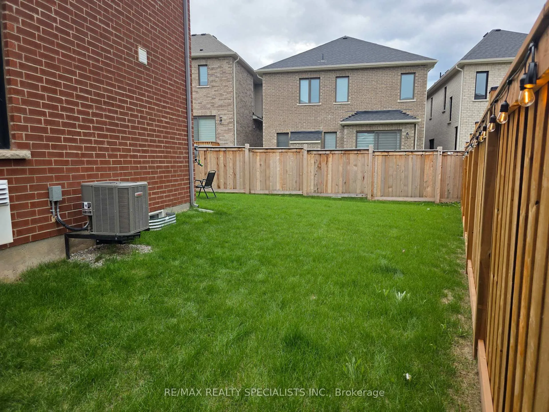 Photo 21 of 1536 Moira Crescent, Milton, Bowes — HOMEH