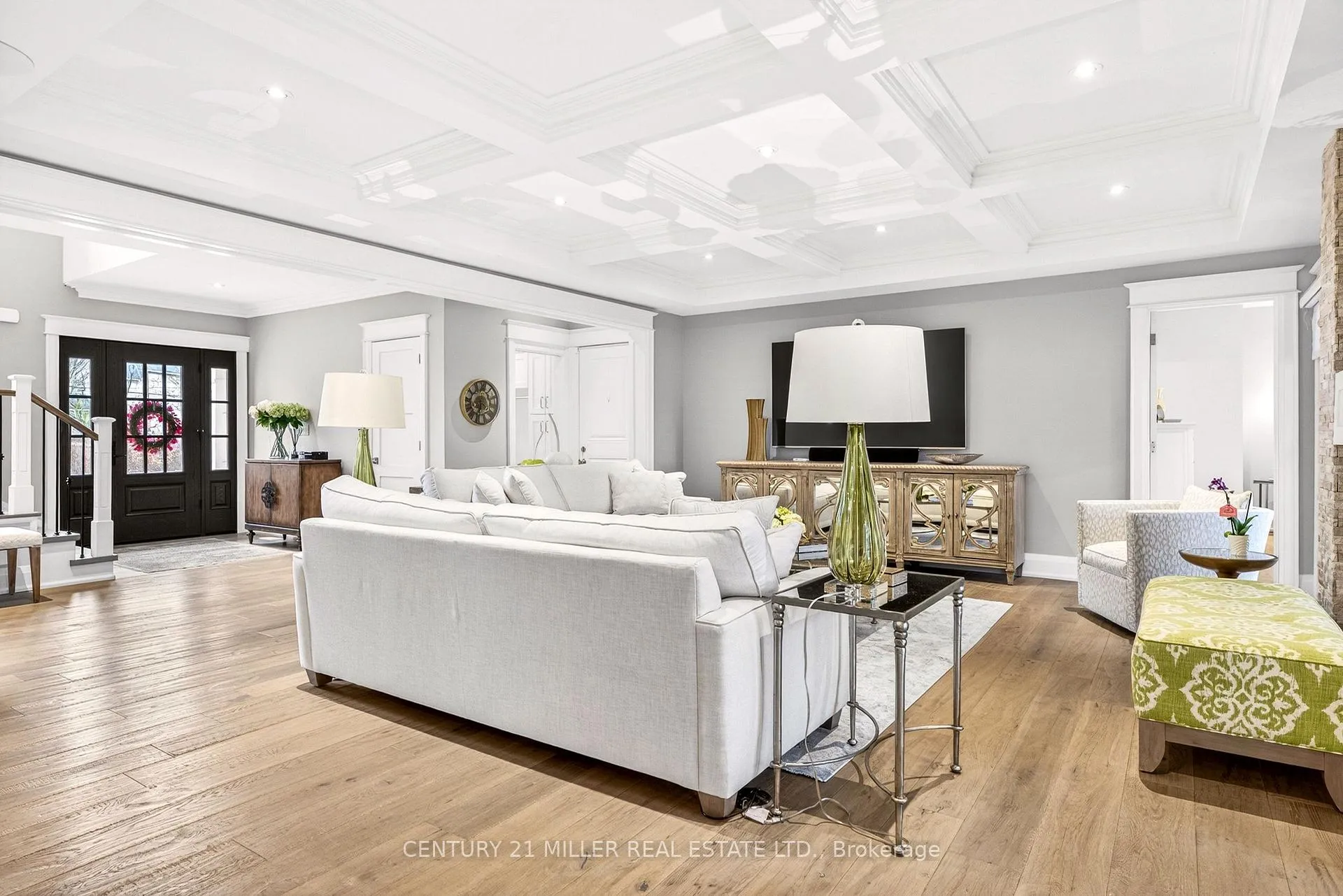 Photo 4 of 1054 Mohawk Road, Burlington, LaSalle — HOMEH