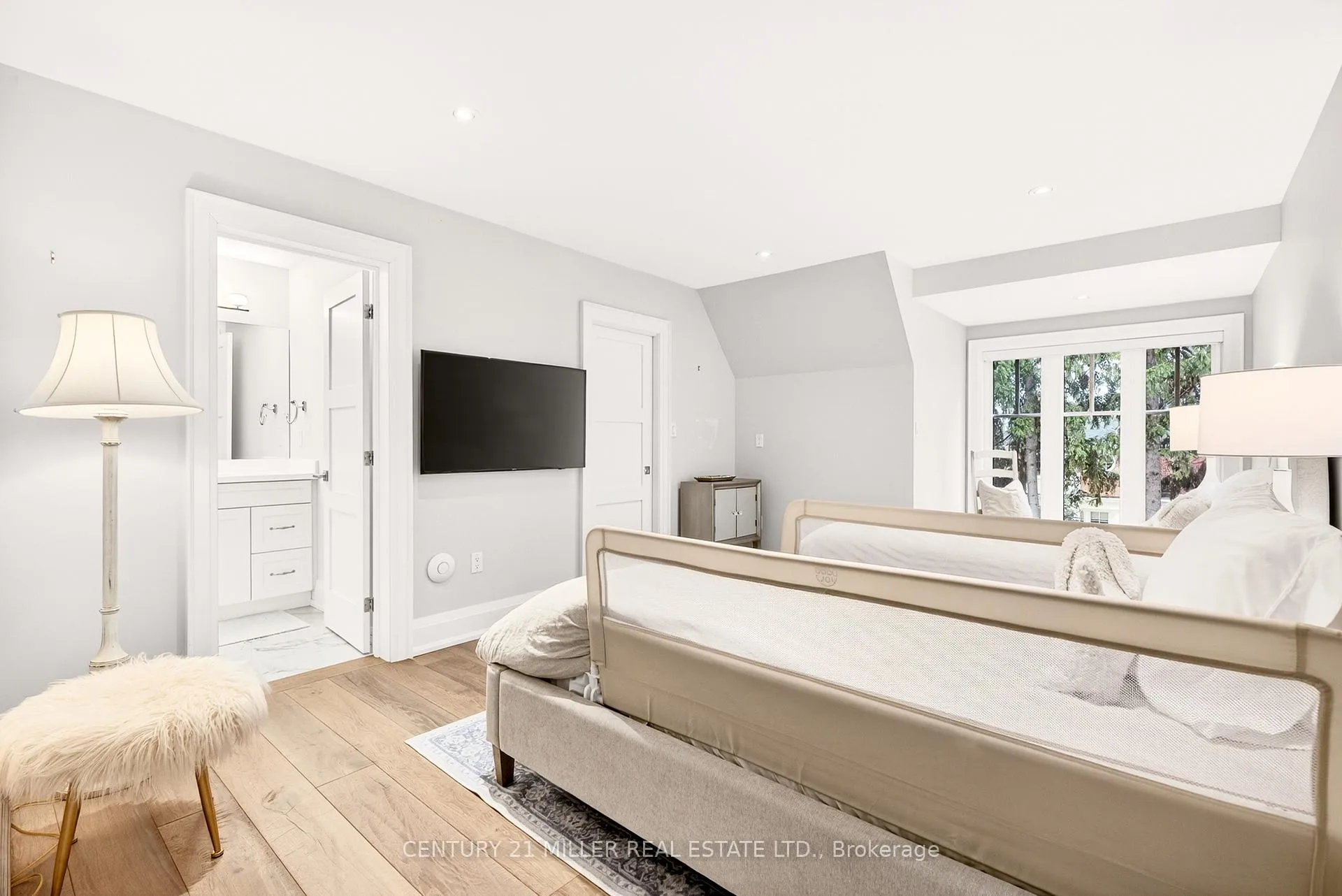 Photo 25 of 1054 Mohawk Road, Burlington, LaSalle — HOMEH