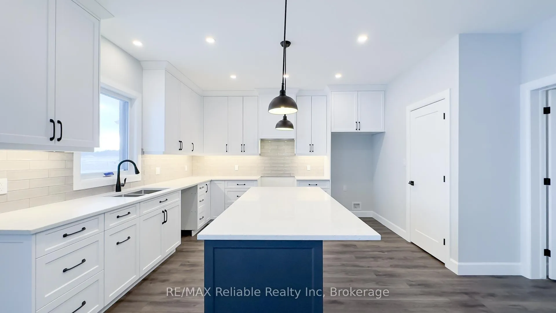 Photo 10 of 465 Warren Street, Goderich, Goderich (Town) — HOMEH