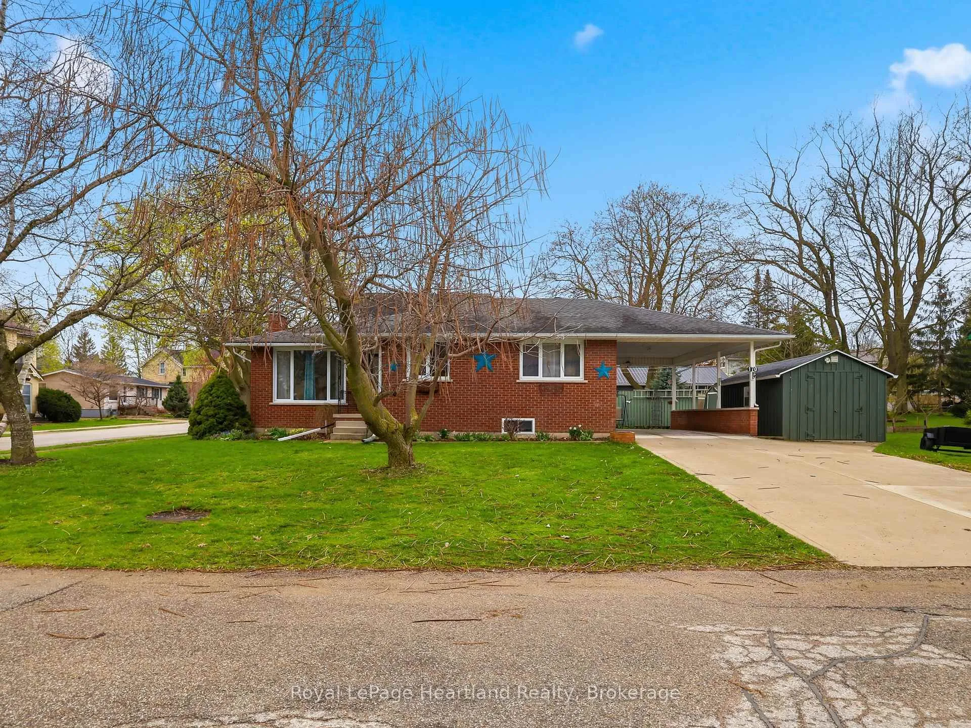 Photo 1 of 170 Queen Street S, Minto — HOMEH