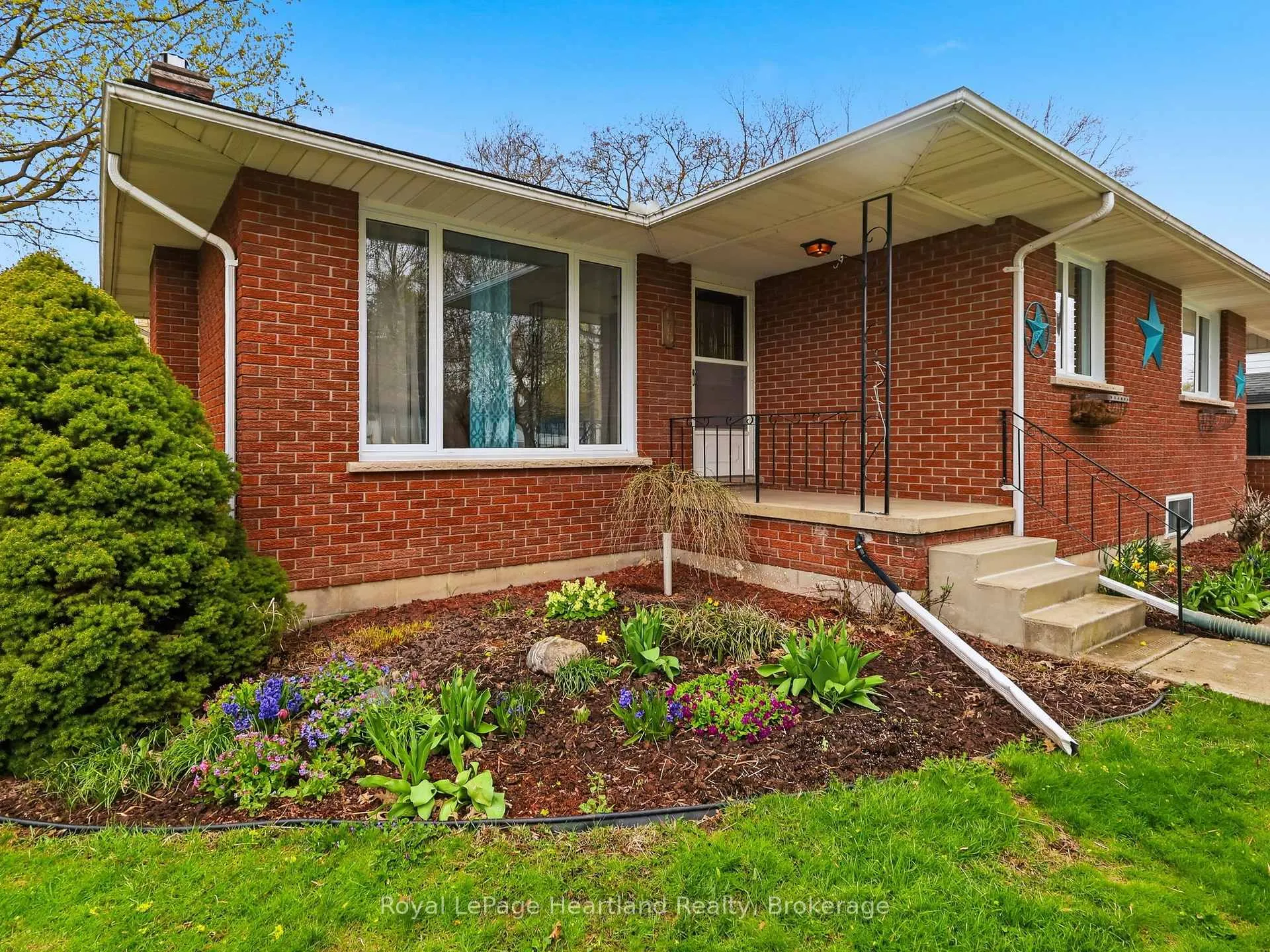 Photo 2 of 170 Queen Street S, Minto — HOMEH