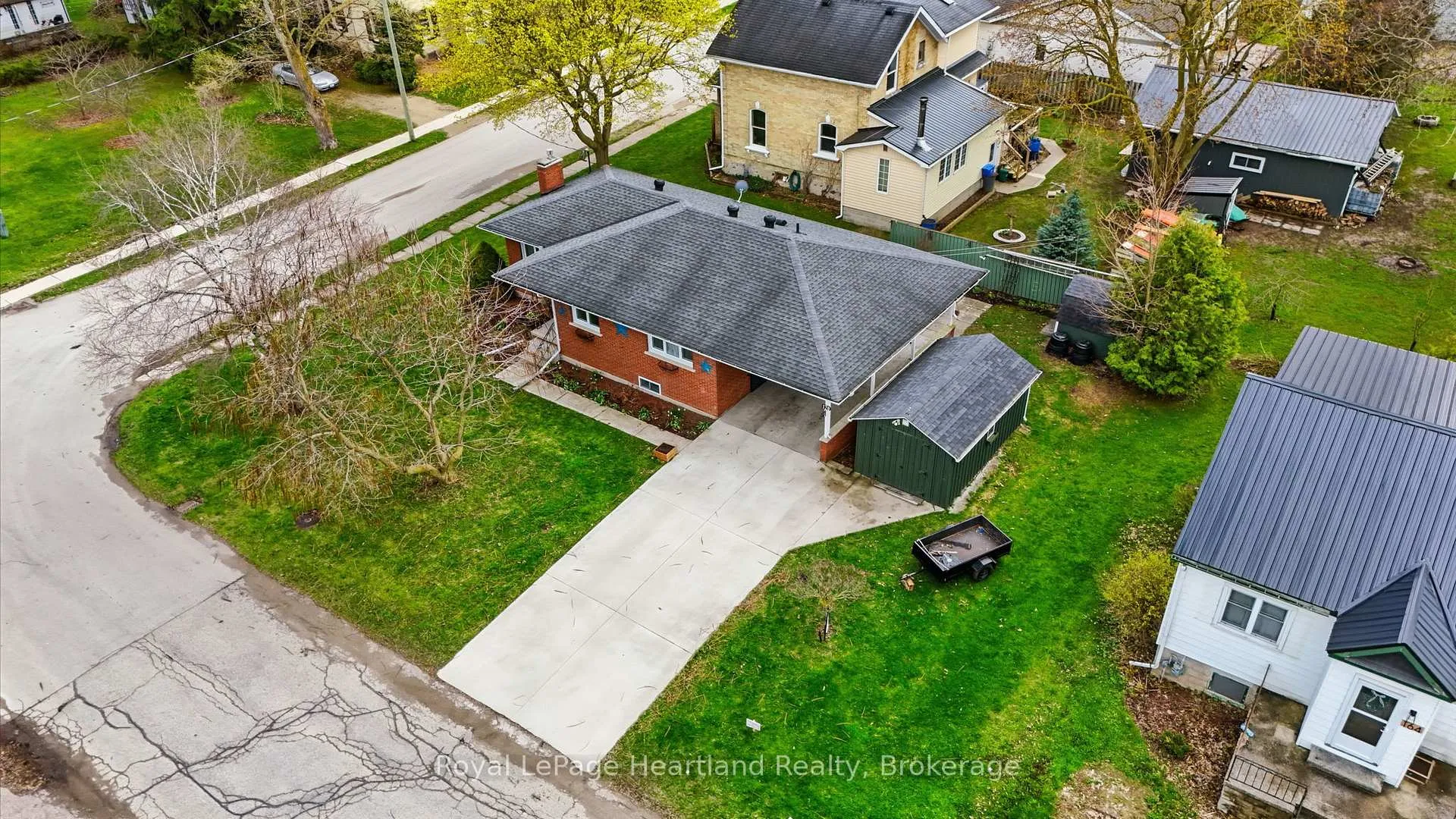 Photo 4 of 170 Queen Street S, Minto — HOMEH