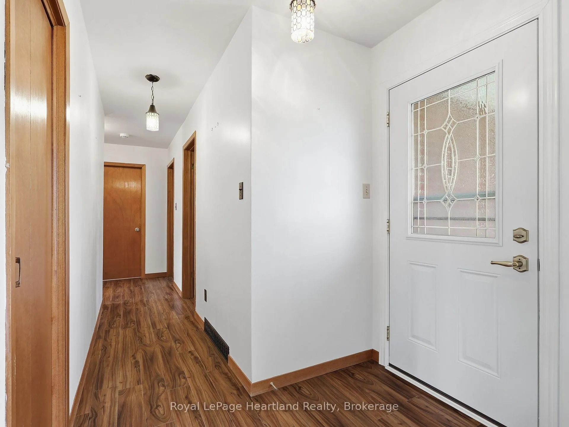 Photo 7 of 170 Queen Street S, Minto — HOMEH