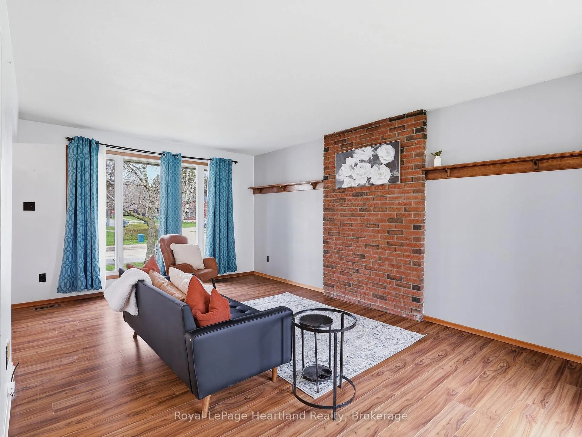 Photo 9 of 170 Queen Street S, Minto — HOMEH
