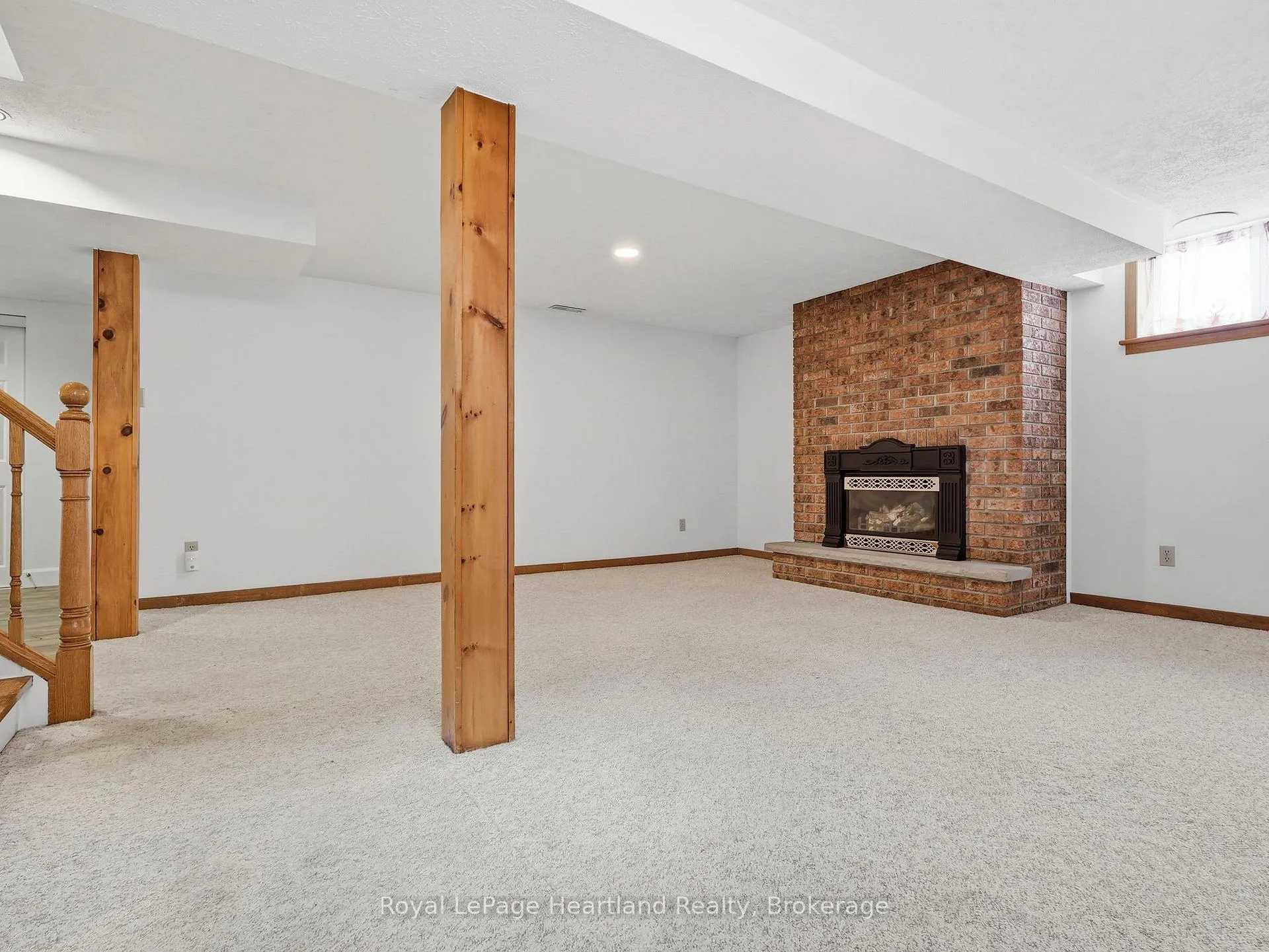Photo 21 of 170 Queen Street S, Minto — HOMEH